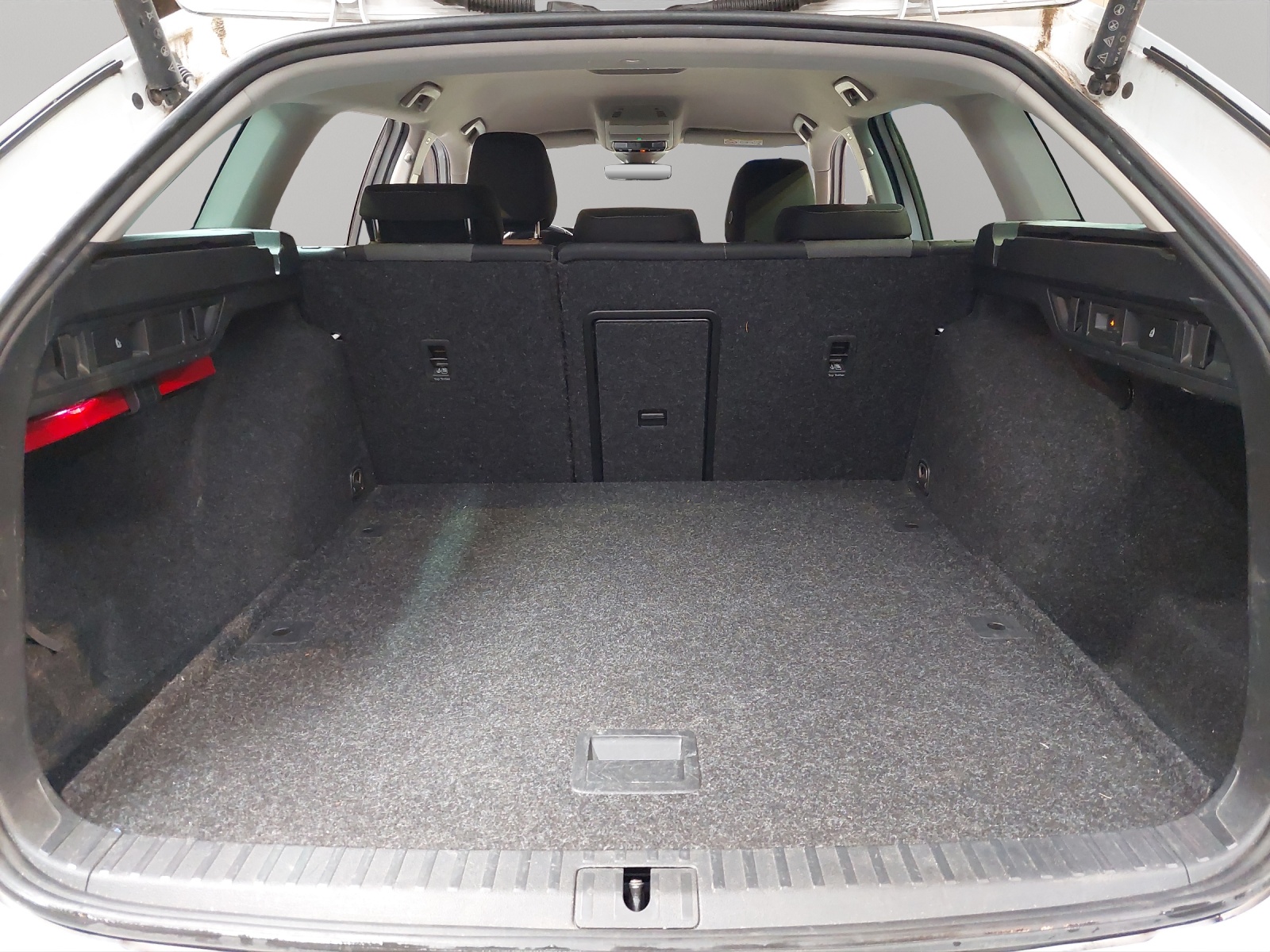 SKODA Octavia Combi 2.0 TDI DSG Style 4x4-image-10