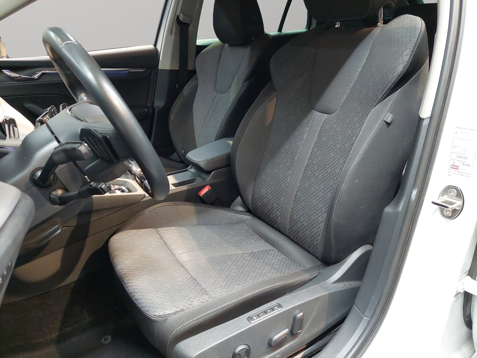 SKODA Octavia Combi 2.0 TDI DSG Style 4x4-image-5