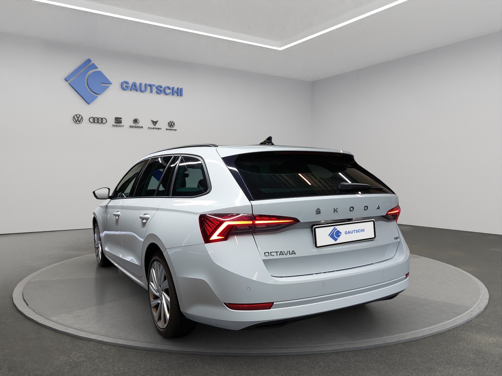 SKODA Octavia Combi 2.0 TDI DSG Style 4x4-image-2