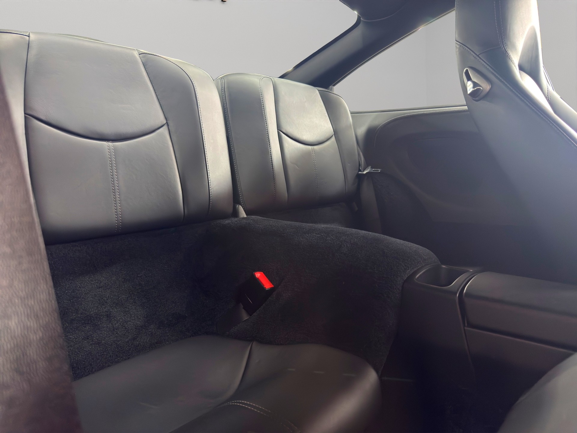 PORSCHE 911 Carrera 4-image-15