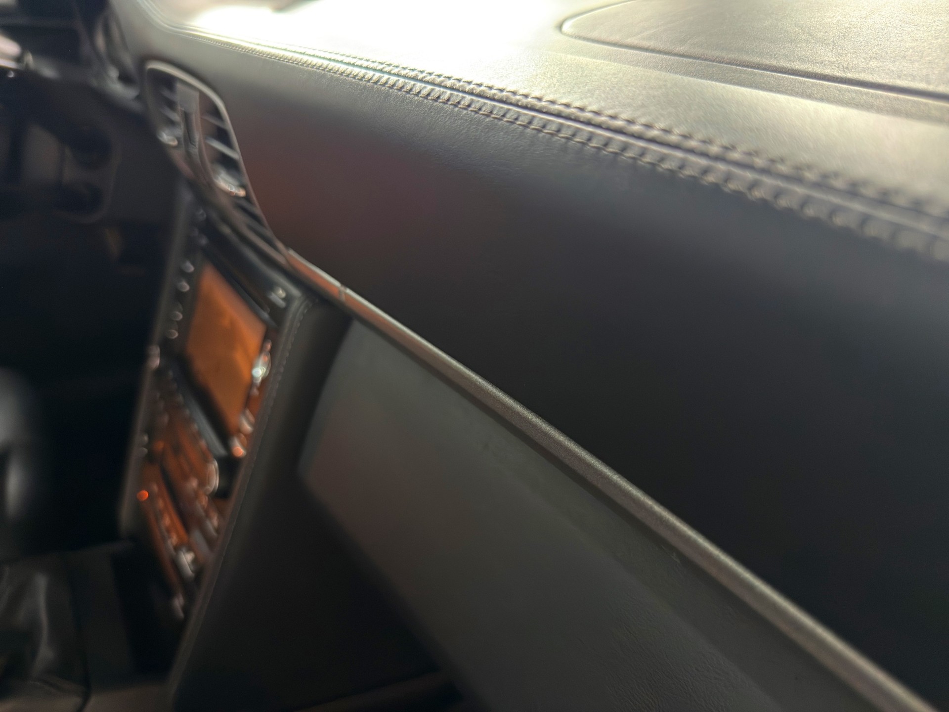 PORSCHE 911 Carrera 4-image-22