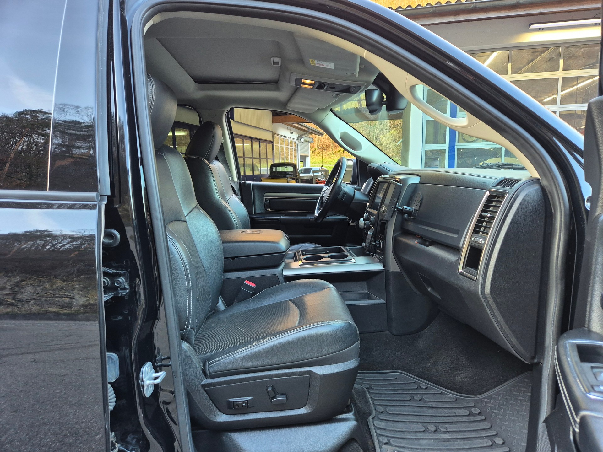 DODGE Ram Sport 5.7L V8-image-28
