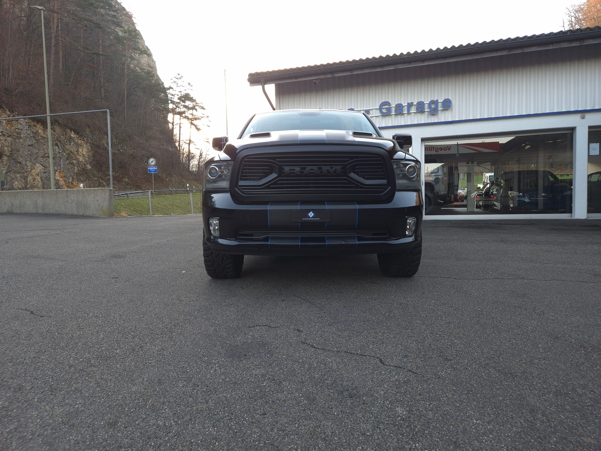 DODGE Ram Sport 5.7L V8-image-3