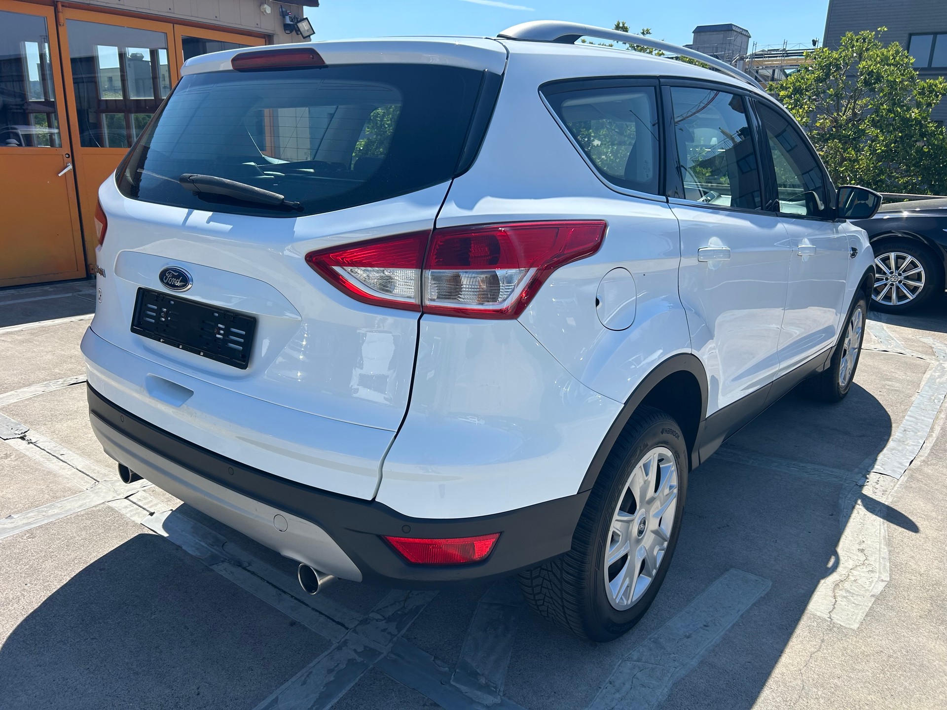 FORD Kuga 2.0 TDCi Carving 4WD PowerShift-image-4