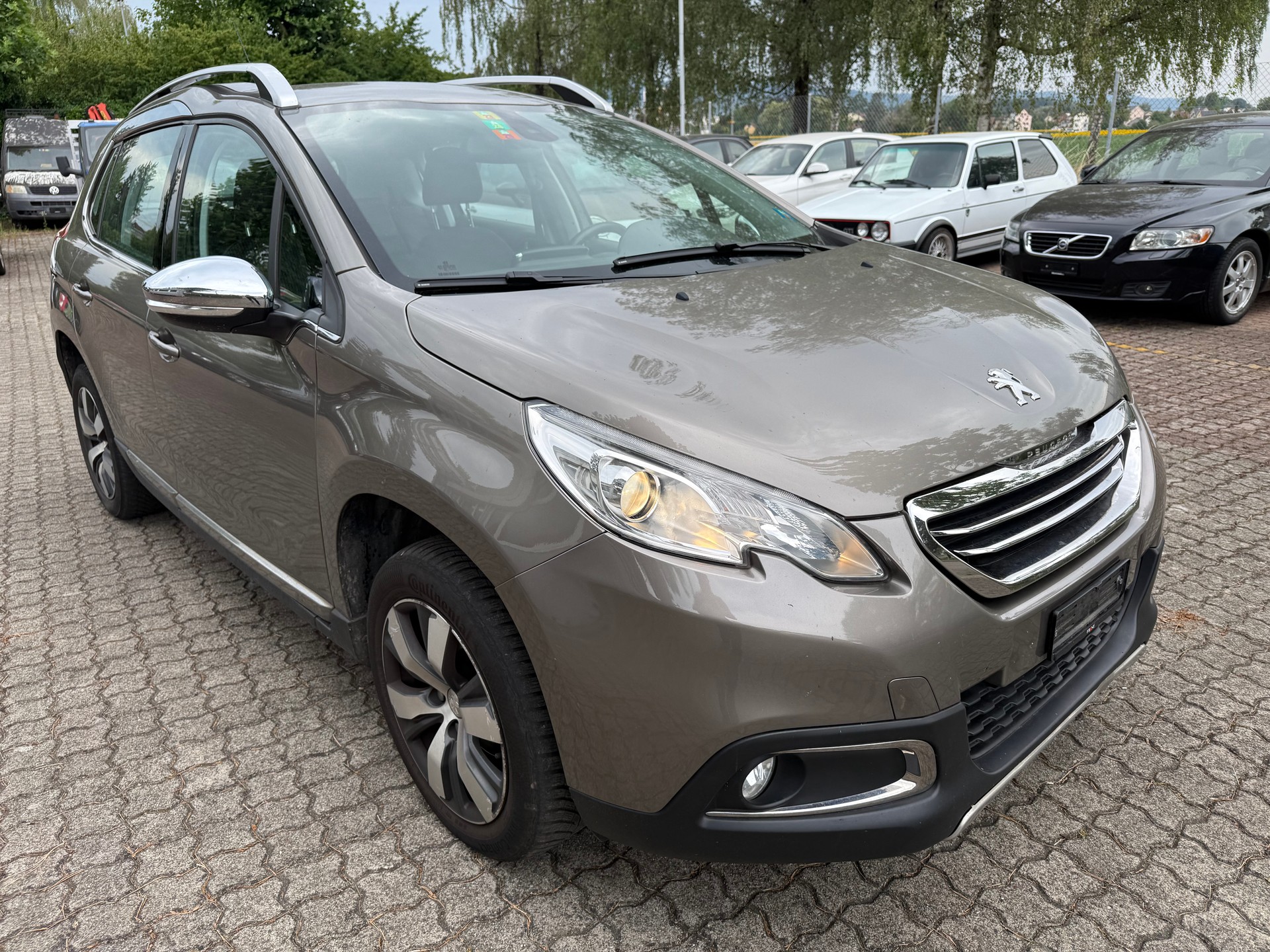 PEUGEOT 2008 1.6 e-HDi Allure EGS6-image-2
