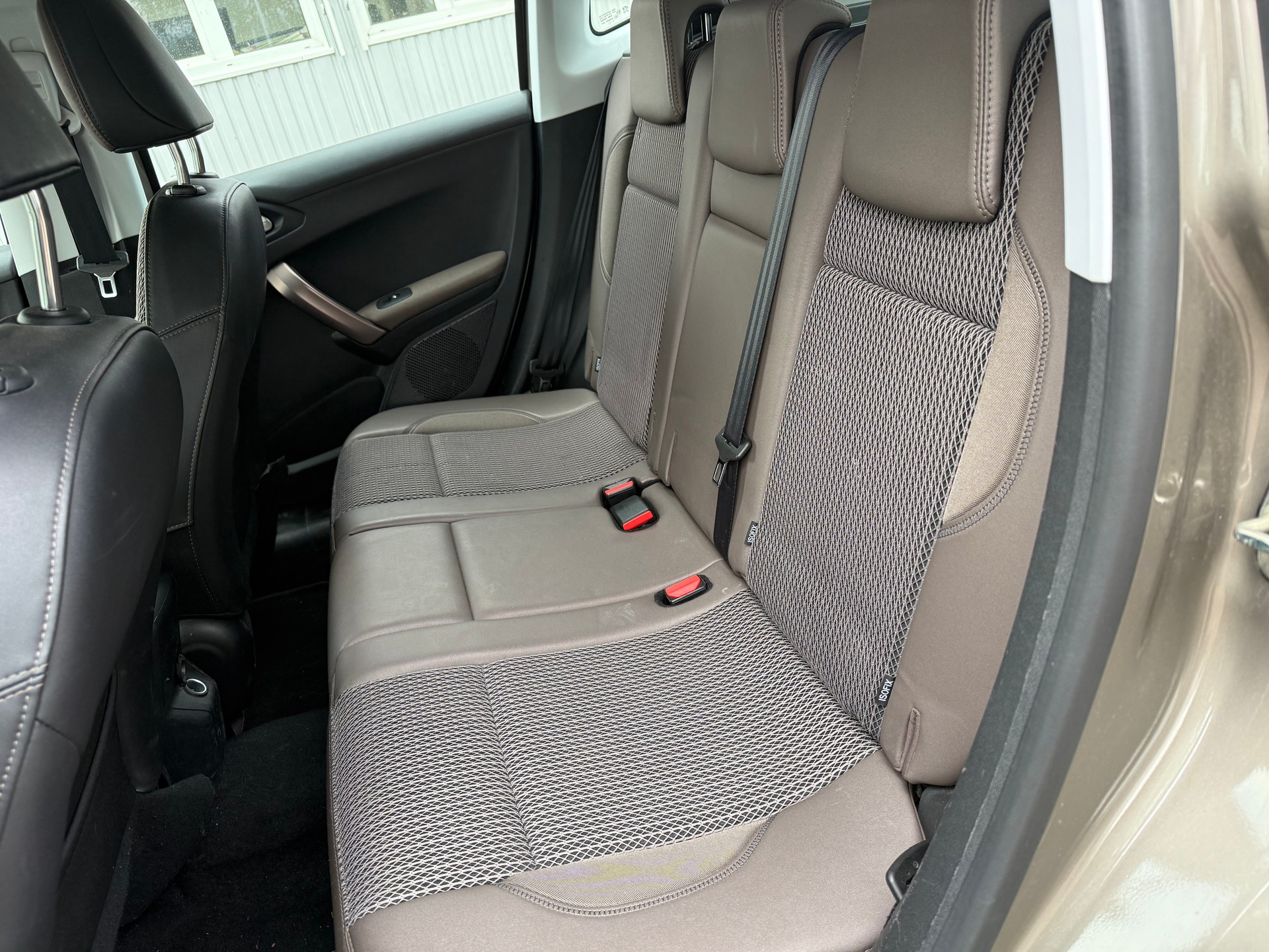 PEUGEOT 2008 1.6 e-HDi Allure EGS6-image-8
