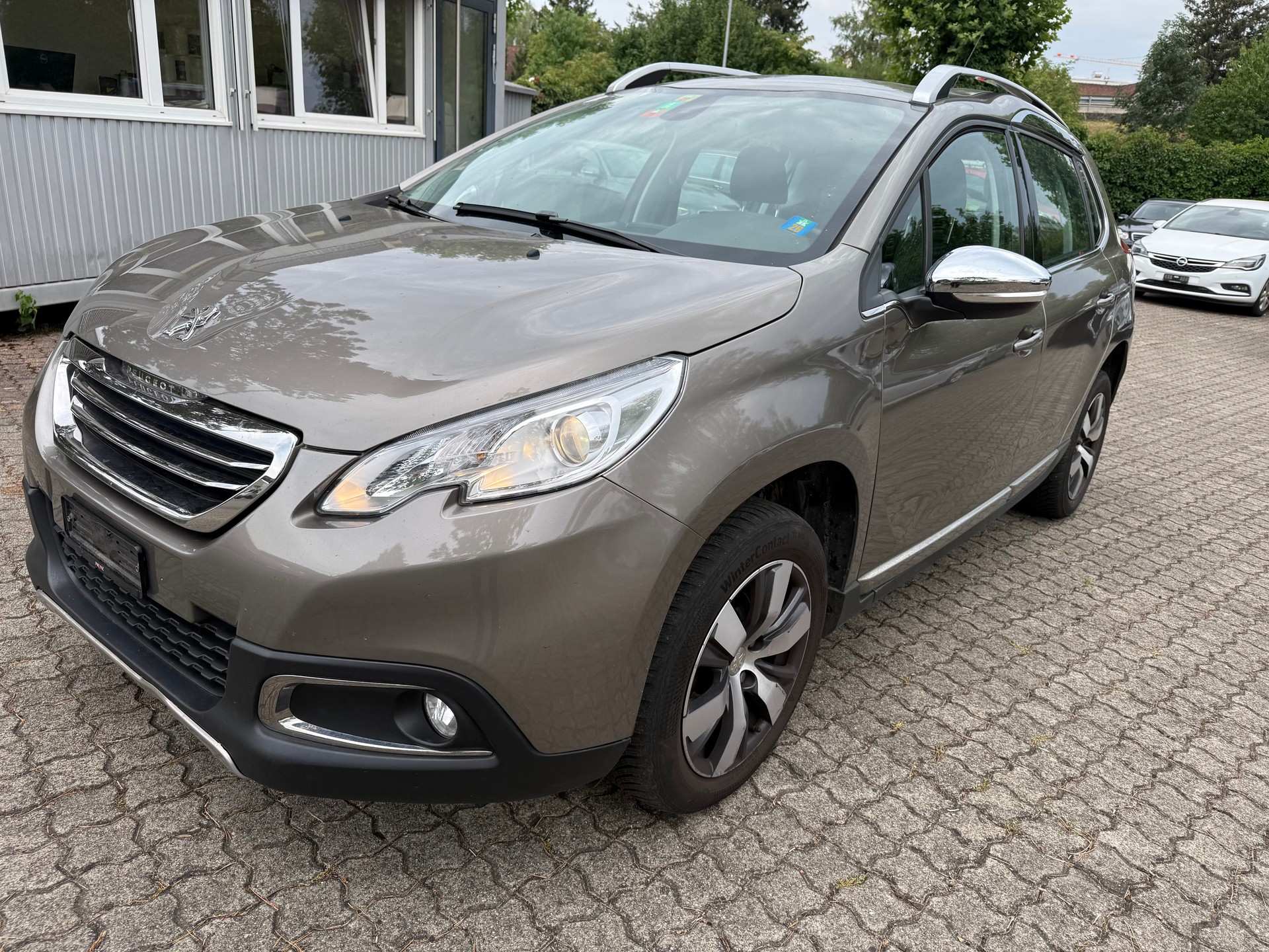 PEUGEOT 2008 1.6 e-HDi Allure EGS6-image-0