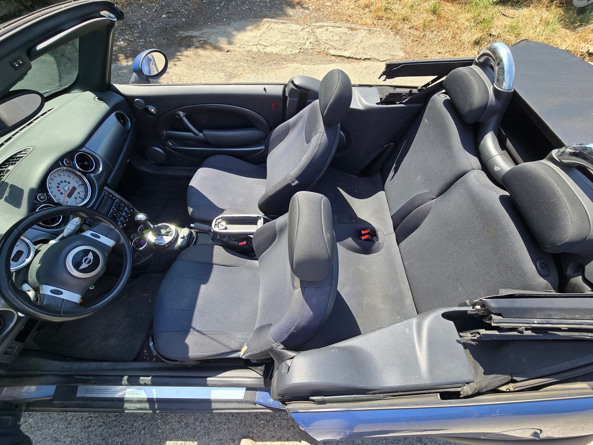 MINI Cooper Cabriolet-image-10