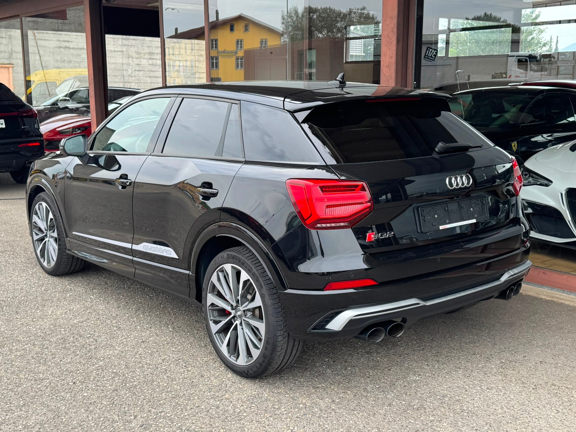 AUDI SQ2 TFSI quattro S-tronic-image-3