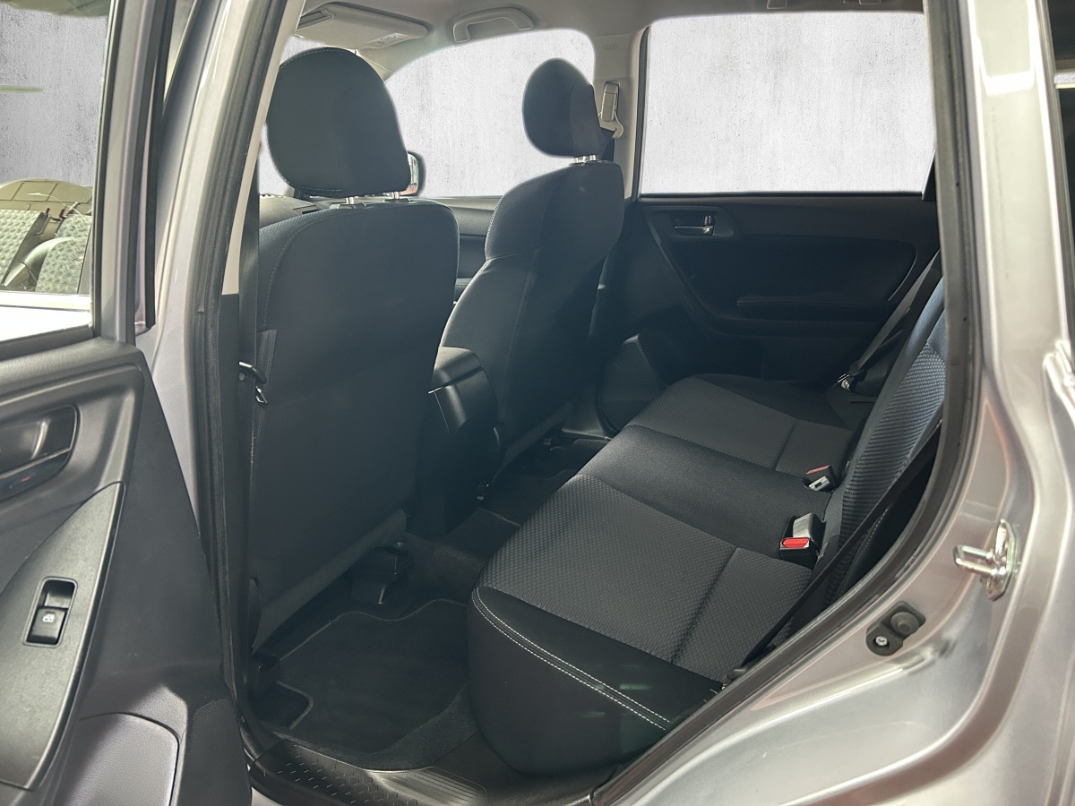 SUBARU Forester 2.0D Swiss-image-9