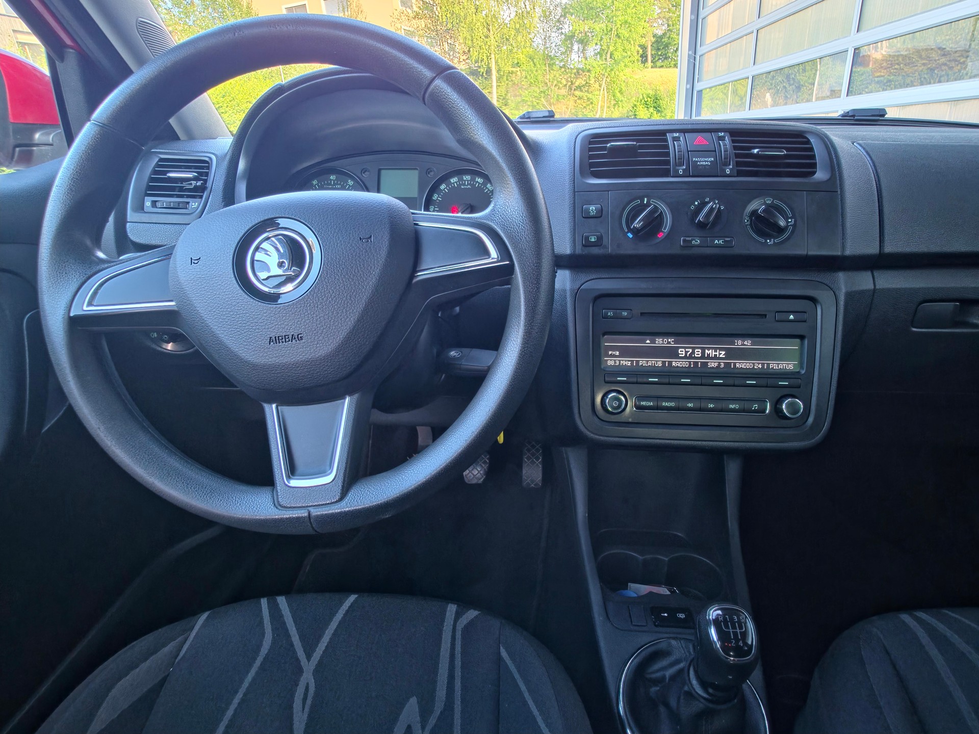 SKODA Fabia 1.2 TSI Ambition Plus-image-8