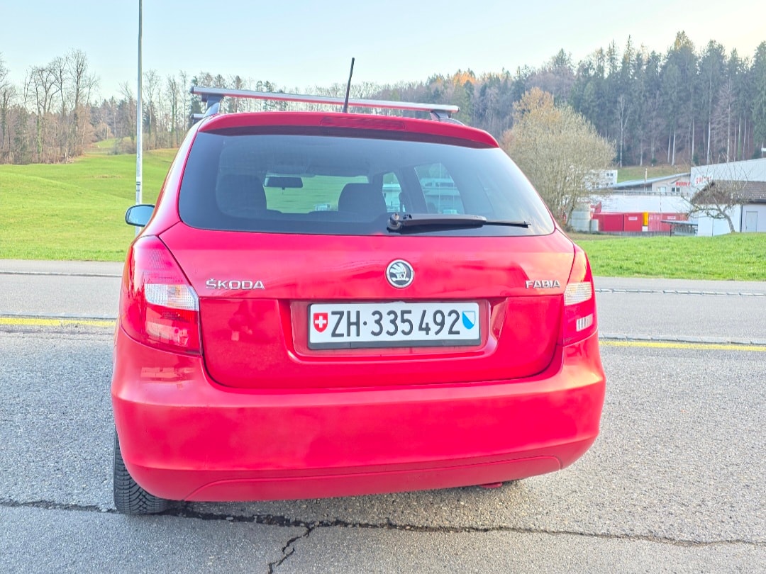 SKODA Fabia 1.2 TSI Ambition Plus-image-3