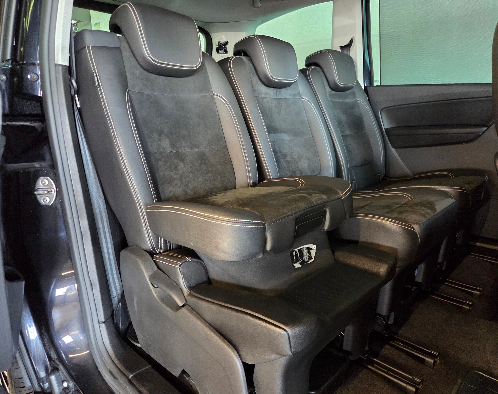 SEAT Alhambra 2.0 TDI 20th Anniversary 4x4 7-Plätzer-image-11