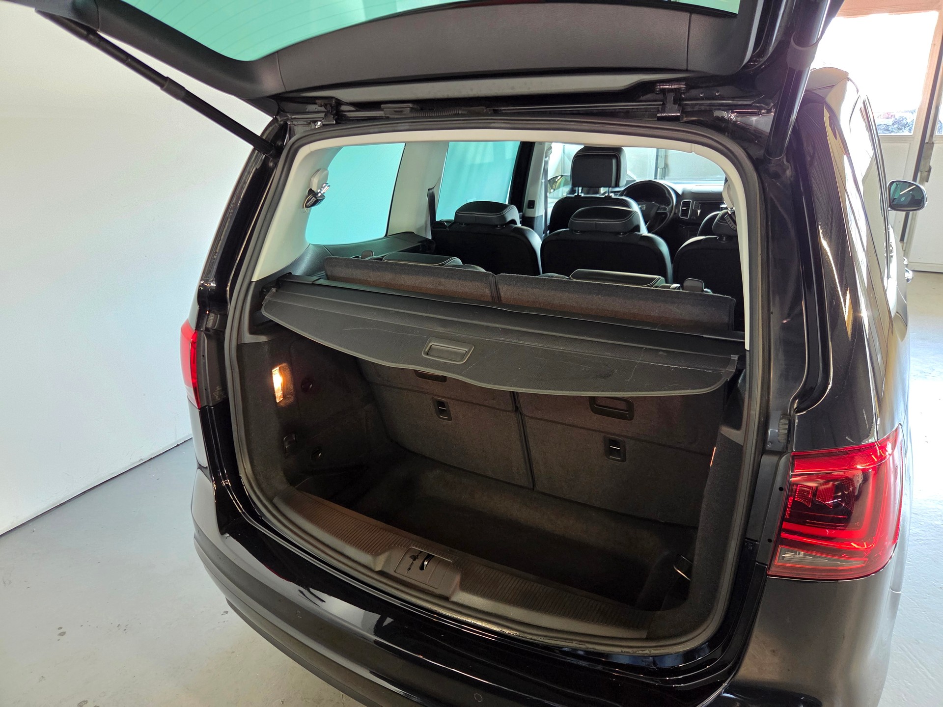 SEAT Alhambra 2.0 TDI 20th Anniversary 4x4 7-Plätzer-image-27