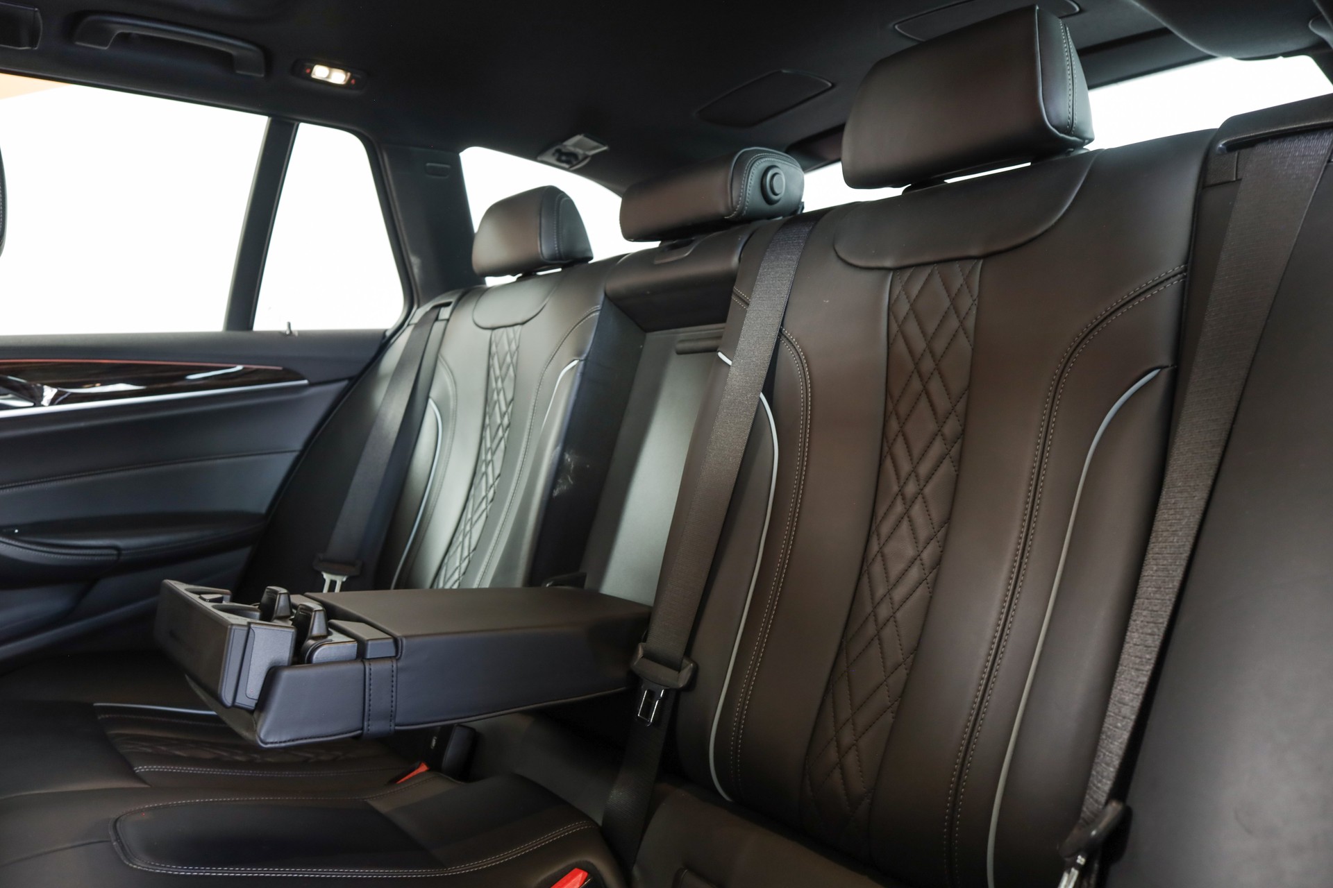 BMW 540i xDrive Touring Steptronic-image-11