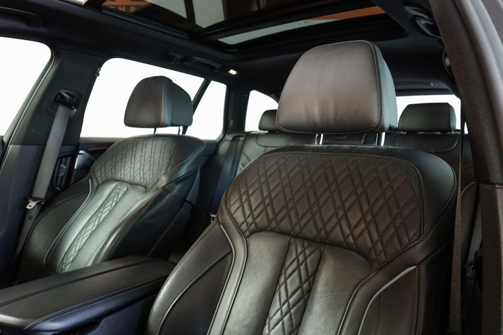 BMW 540i xDrive Touring Steptronic-image-9