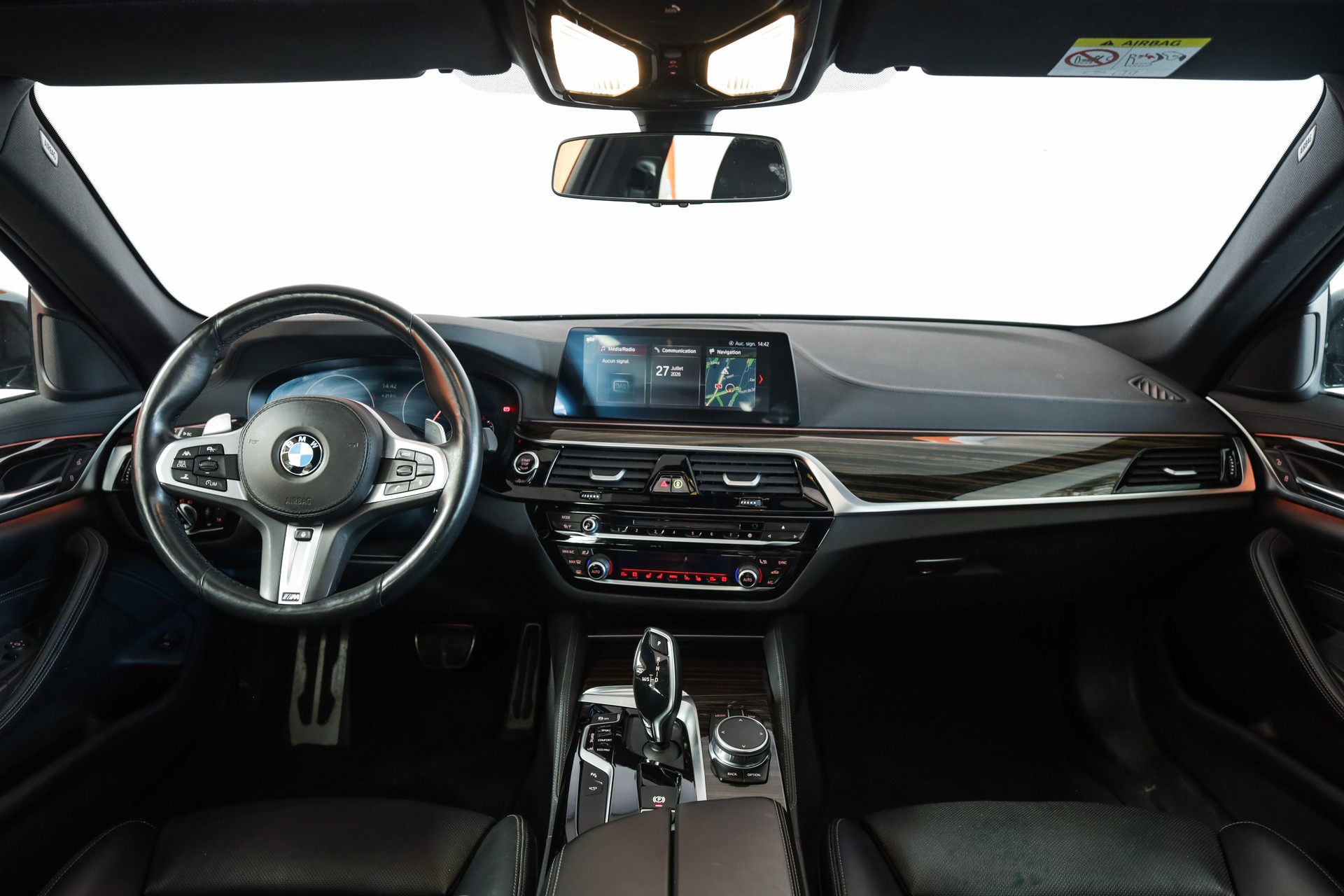 BMW 540i xDrive Touring Steptronic-image-12
