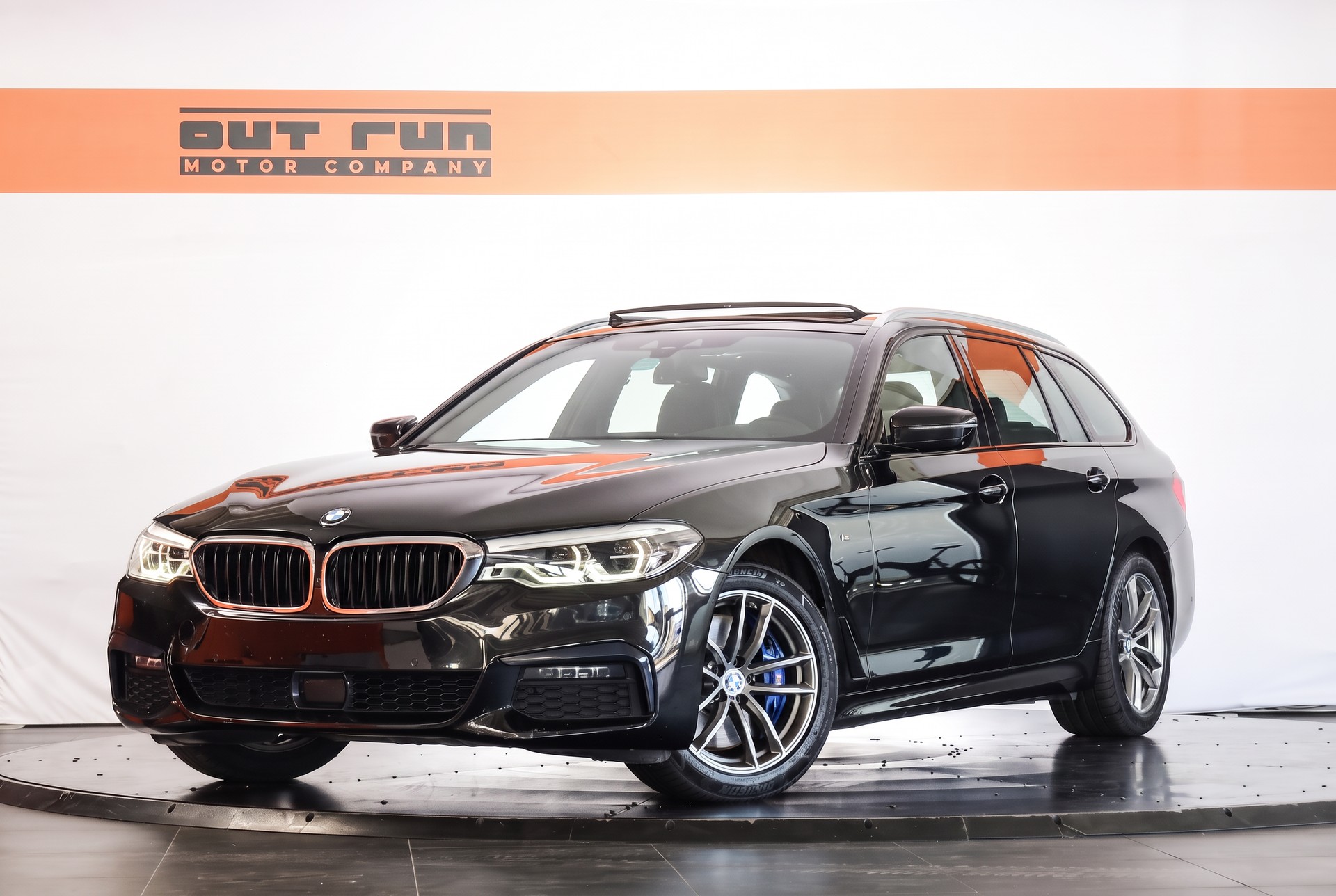 BMW 540i xDrive Touring Steptronic-image-0