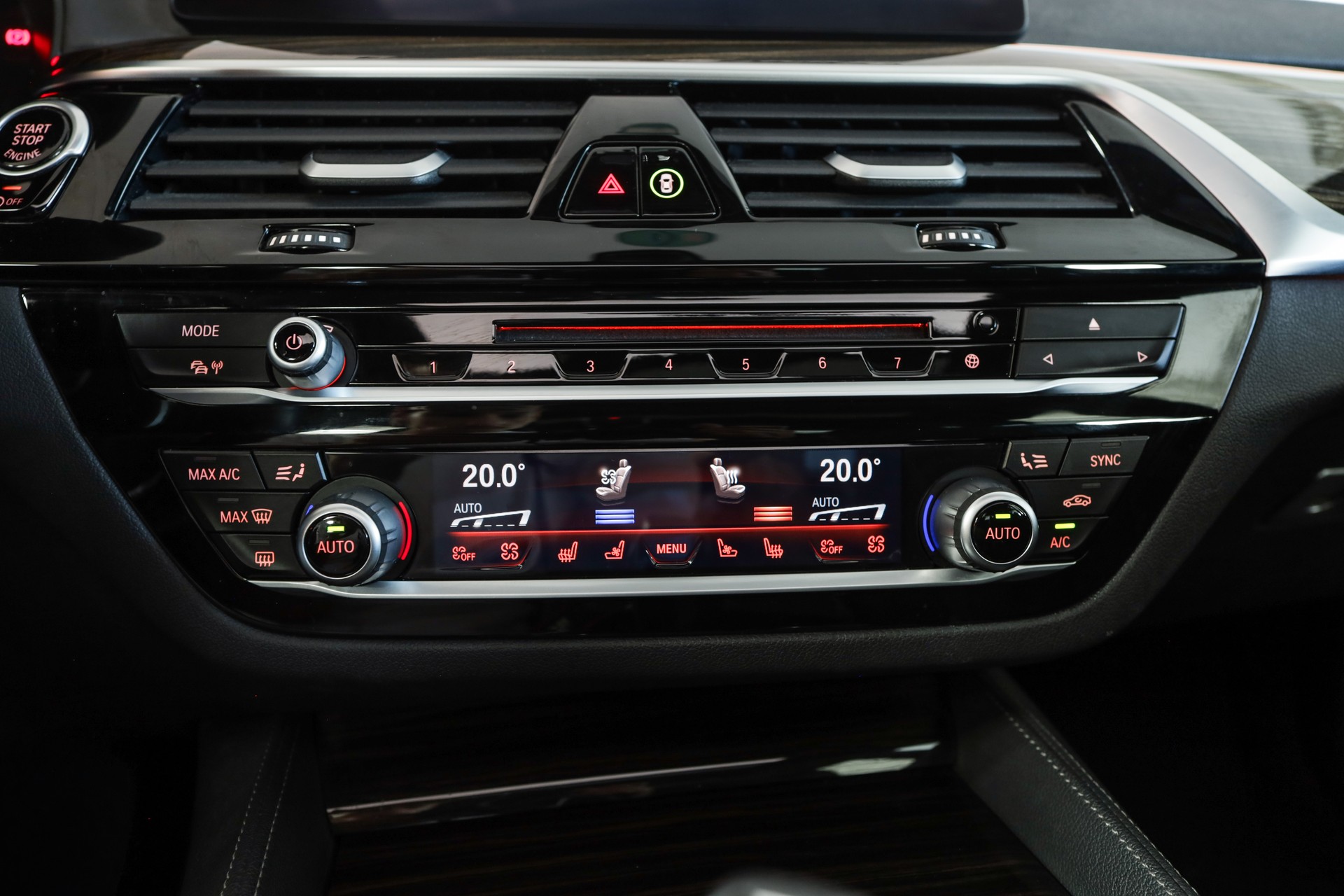 BMW 540i xDrive Touring Steptronic-image-18
