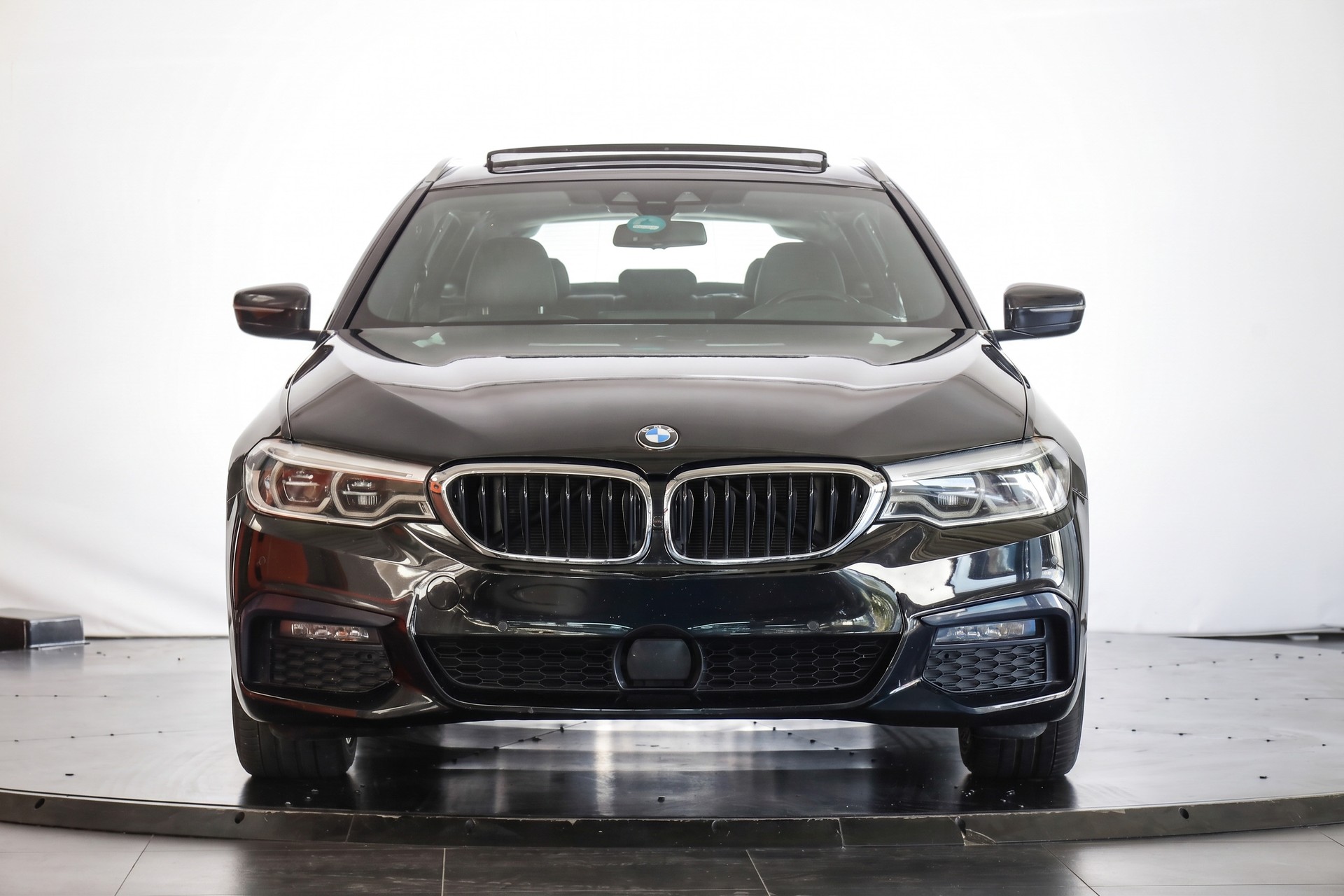 BMW 540i xDrive Touring Steptronic-image-1