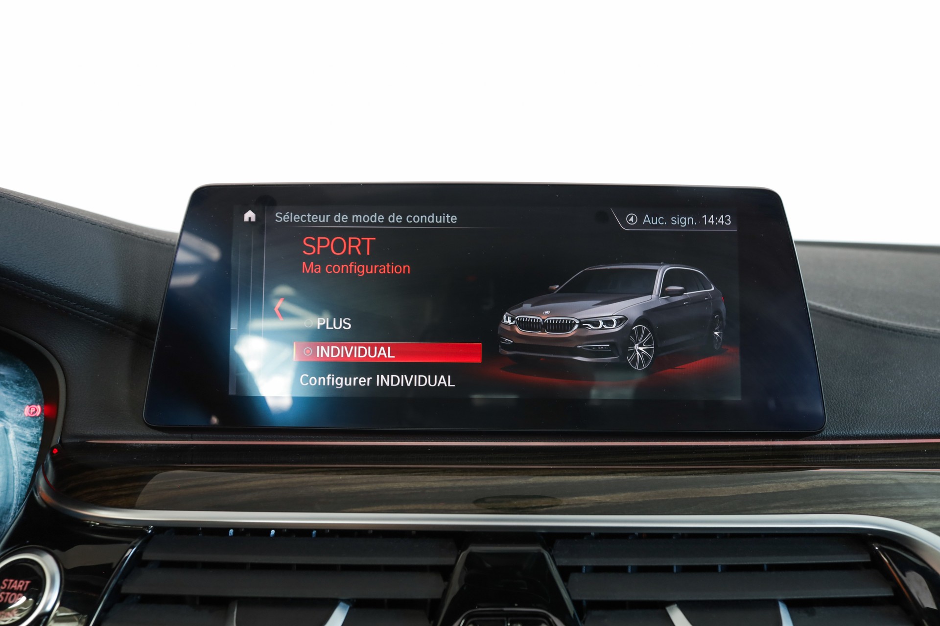 BMW 540i xDrive Touring Steptronic-image-16