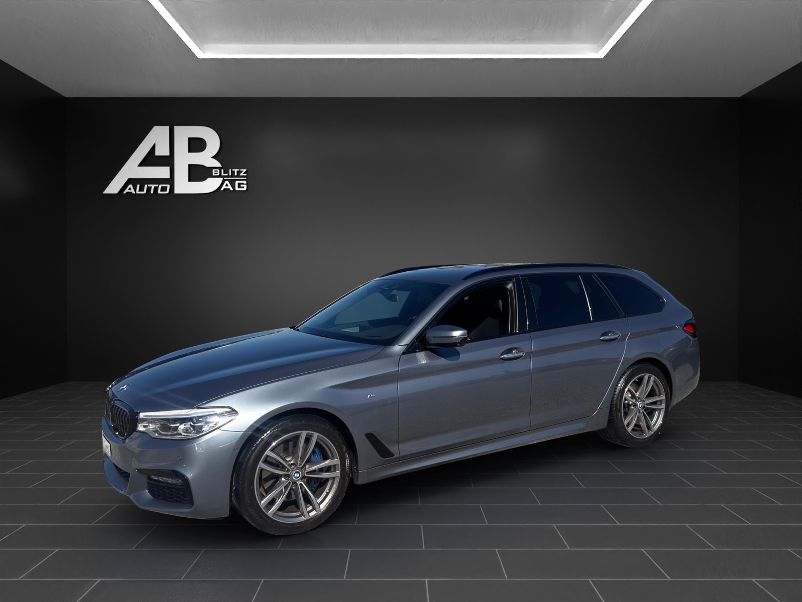 BMW 530i xDrive M-Sportpaket Touring Steptronic mit 252 PS-image-1