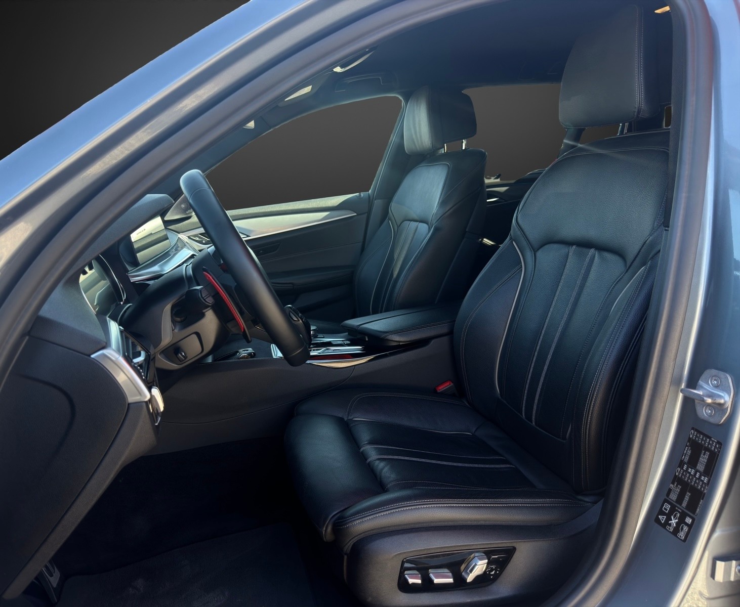 BMW 530i xDrive M-Sportpaket Touring Steptronic mit 252 PS-image-6
