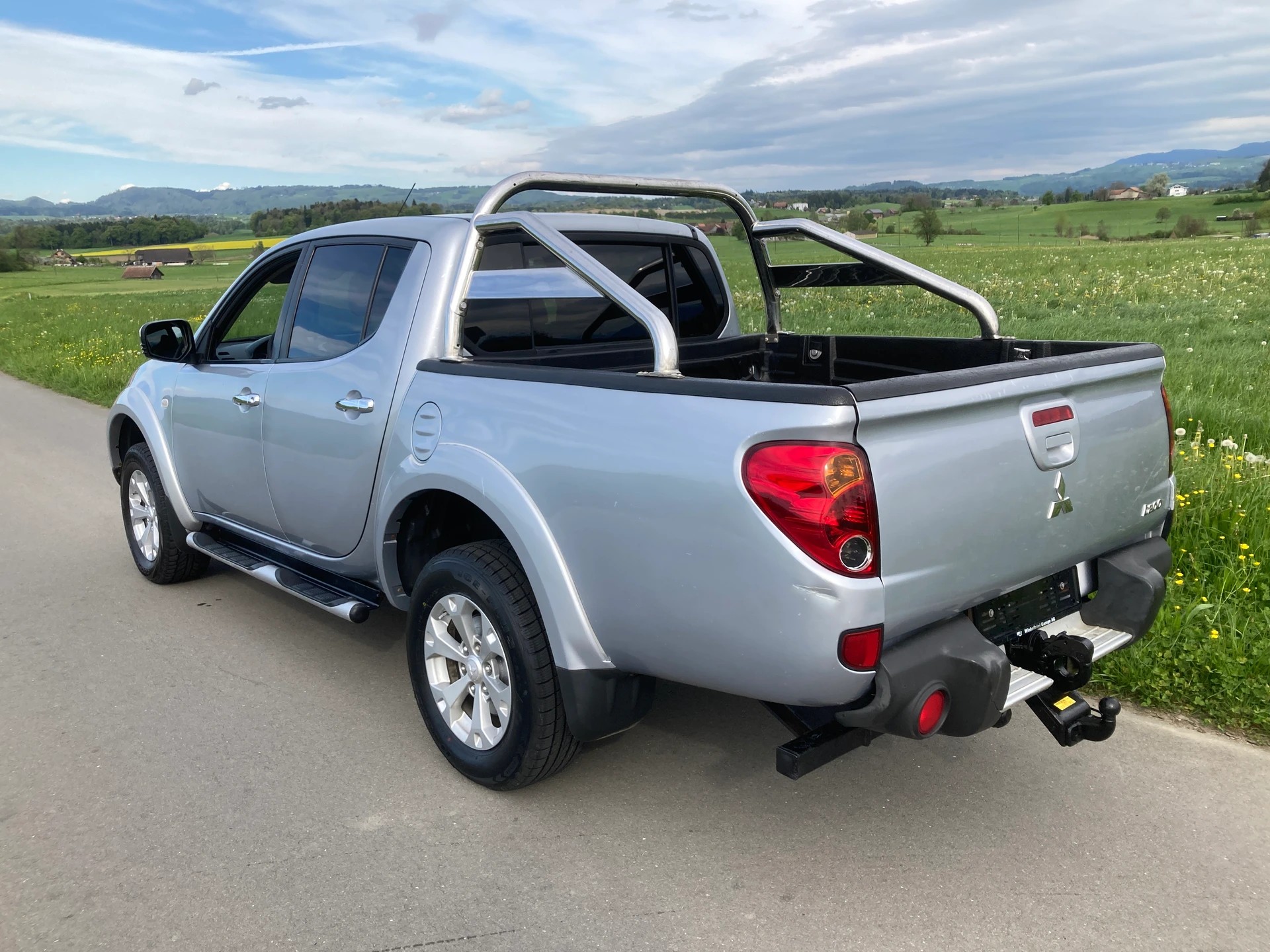 MITSUBISHI L 200 2.5 DID HP Jubilé 35 Double Cab mit Anhängerkupplung-image-3