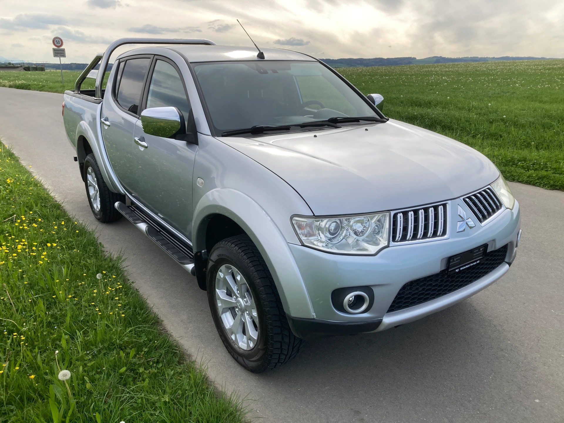 MITSUBISHI L 200 2.5 DID HP Jubilé 35 Double Cab mit Anhängerkupplung-image-1