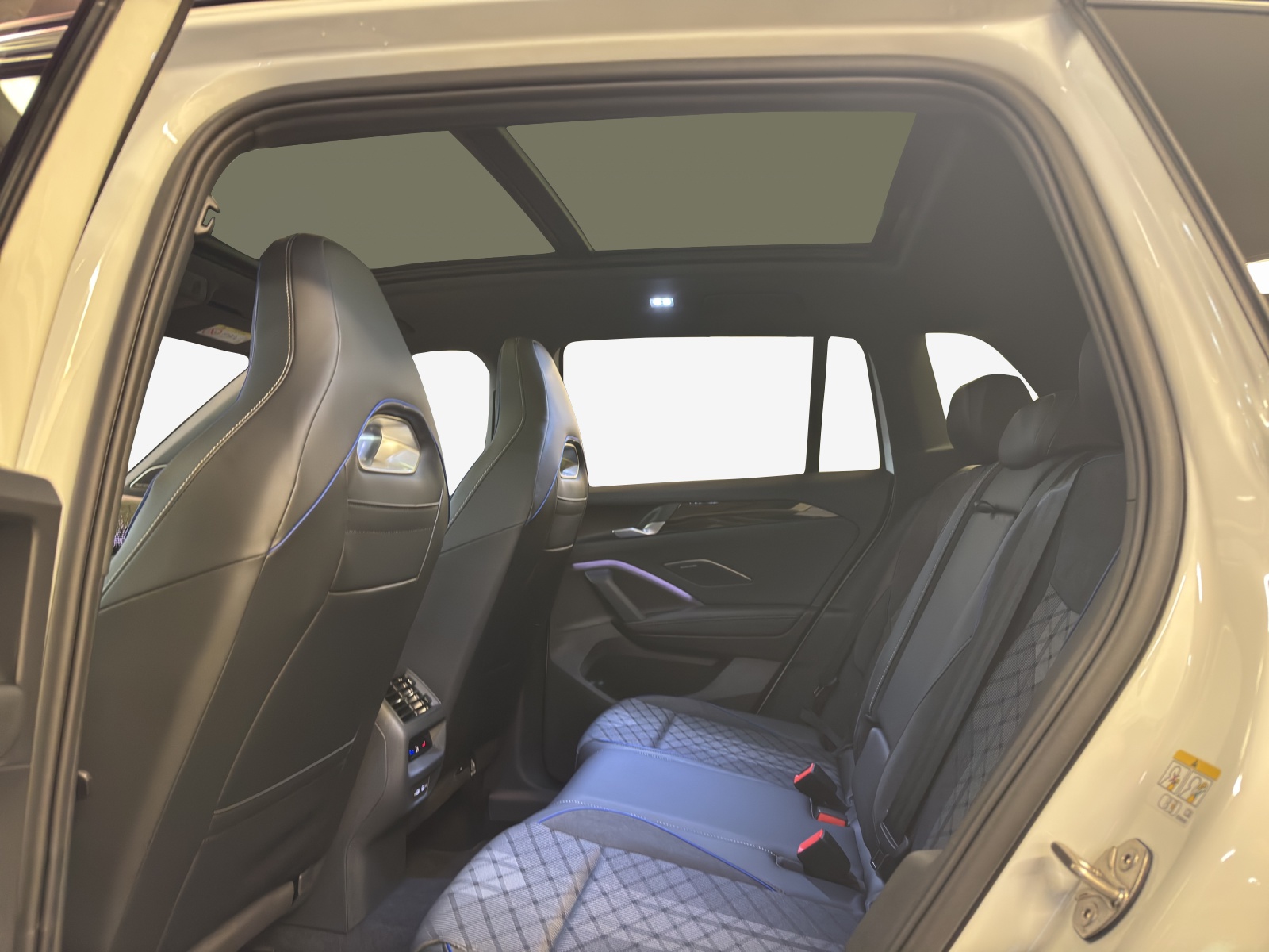 VW Tiguan 2.0 TSI DSG R-Line 4Motion-image-11