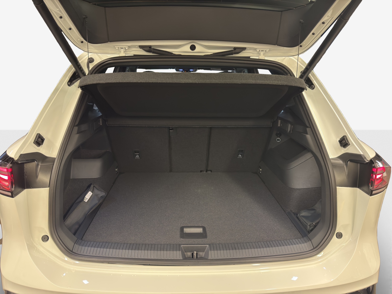 VW Tiguan 2.0 TSI DSG R-Line 4Motion-image-12