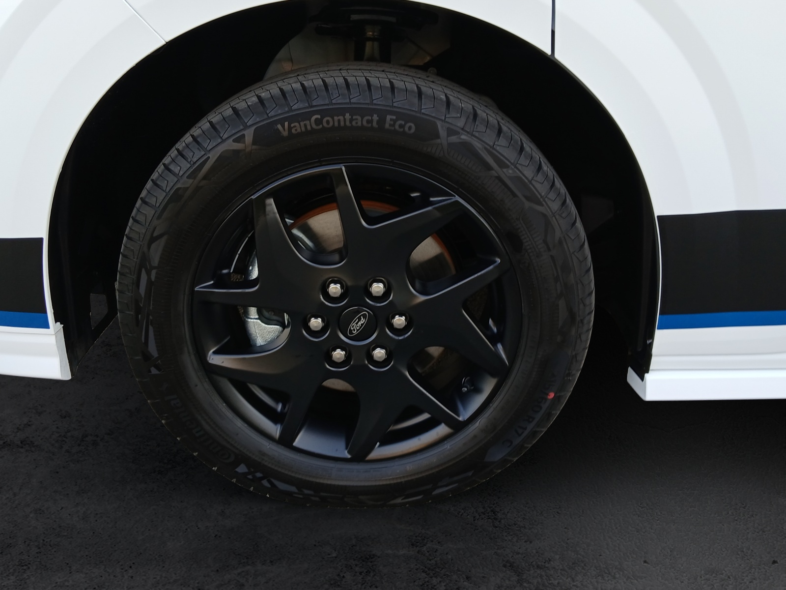 FORD Tourneo Custom Bus 320 L1 2.0 EcoBlue 170 Sport 4x4-image-14
