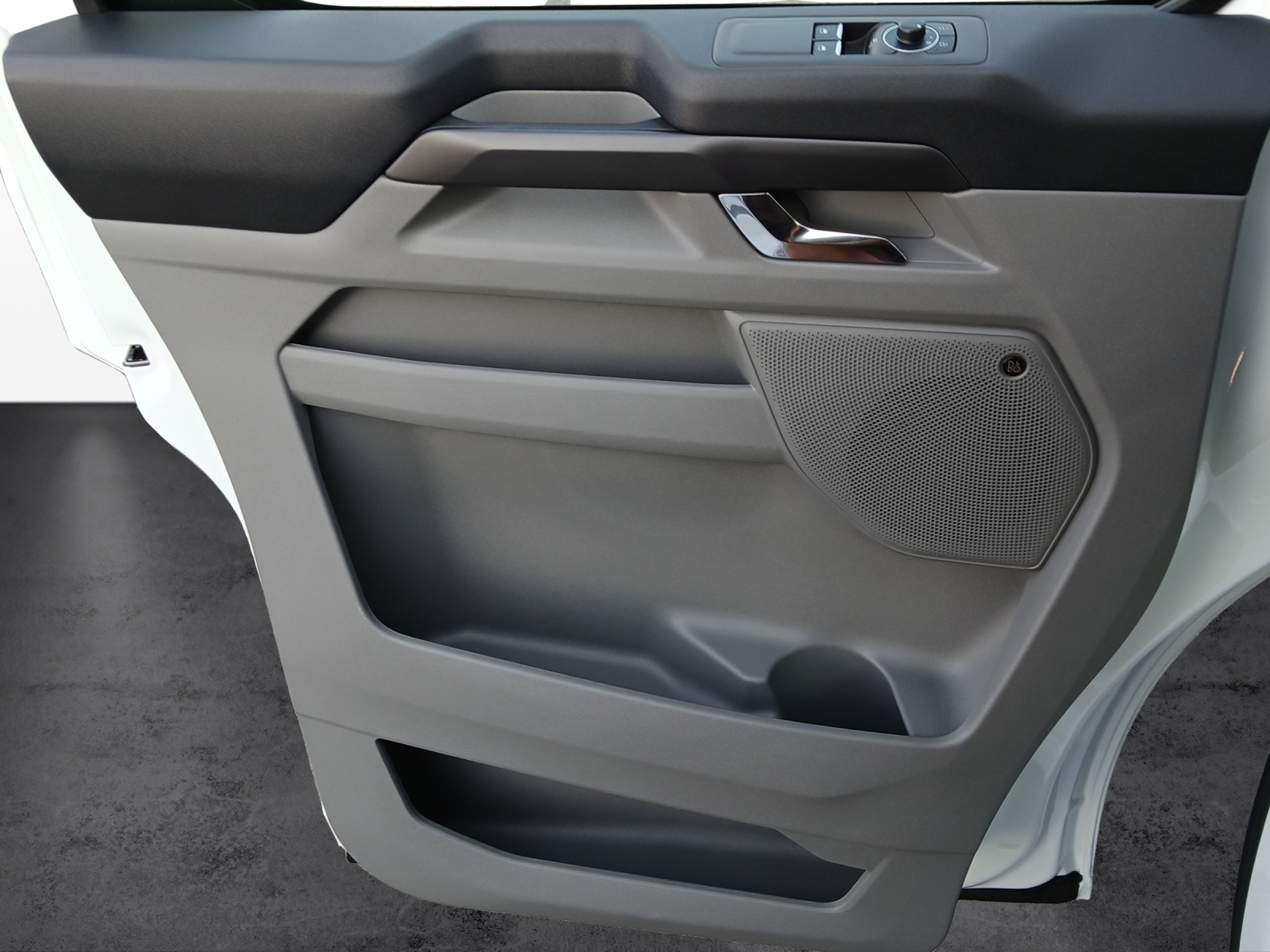 FORD Tourneo Custom Bus 320 L1 2.0 EcoBlue 170 Sport 4x4-image-12
