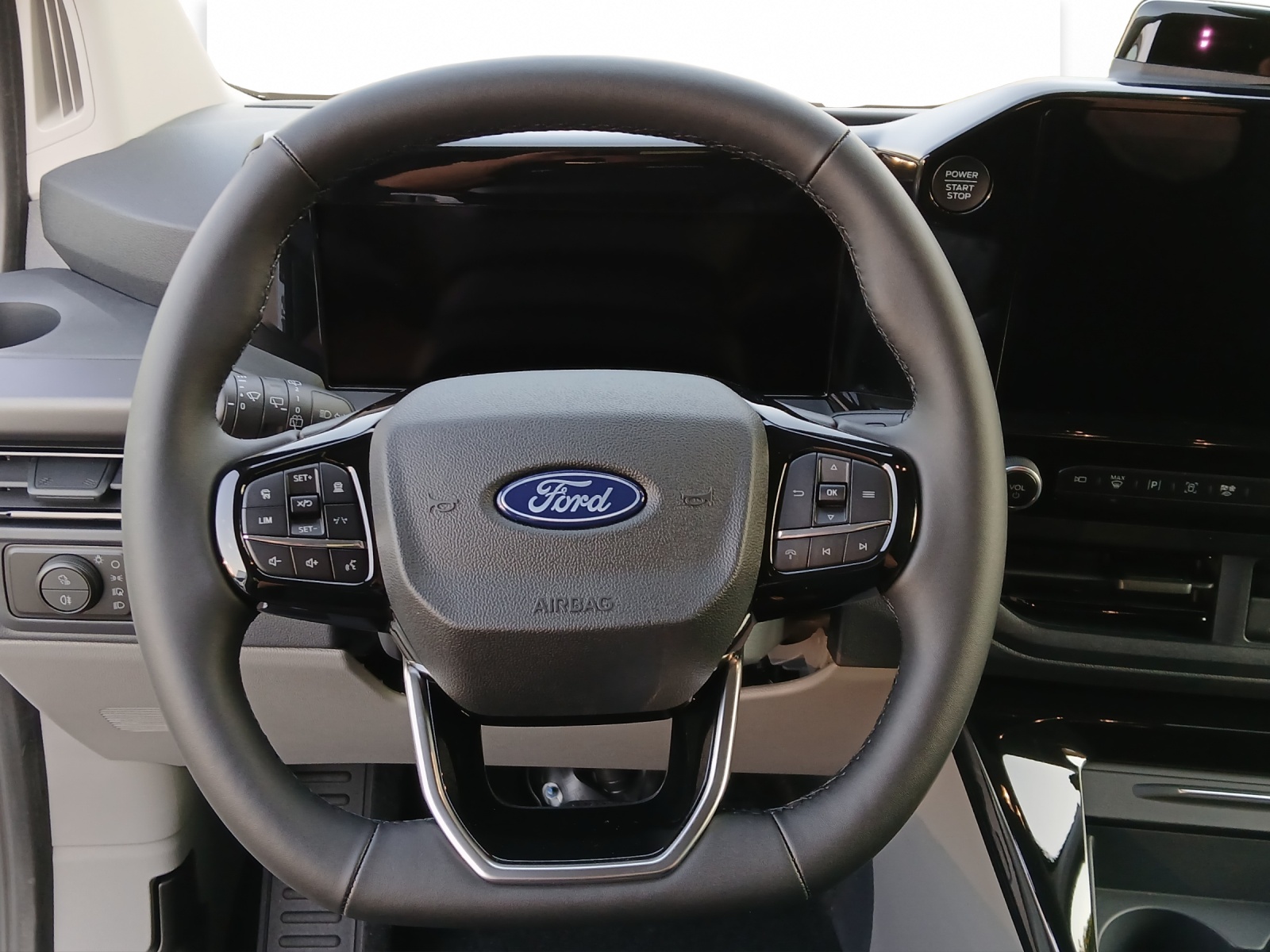 FORD Tourneo Custom Bus 320 L1 2.0 EcoBlue 170 Sport 4x4-image-8
