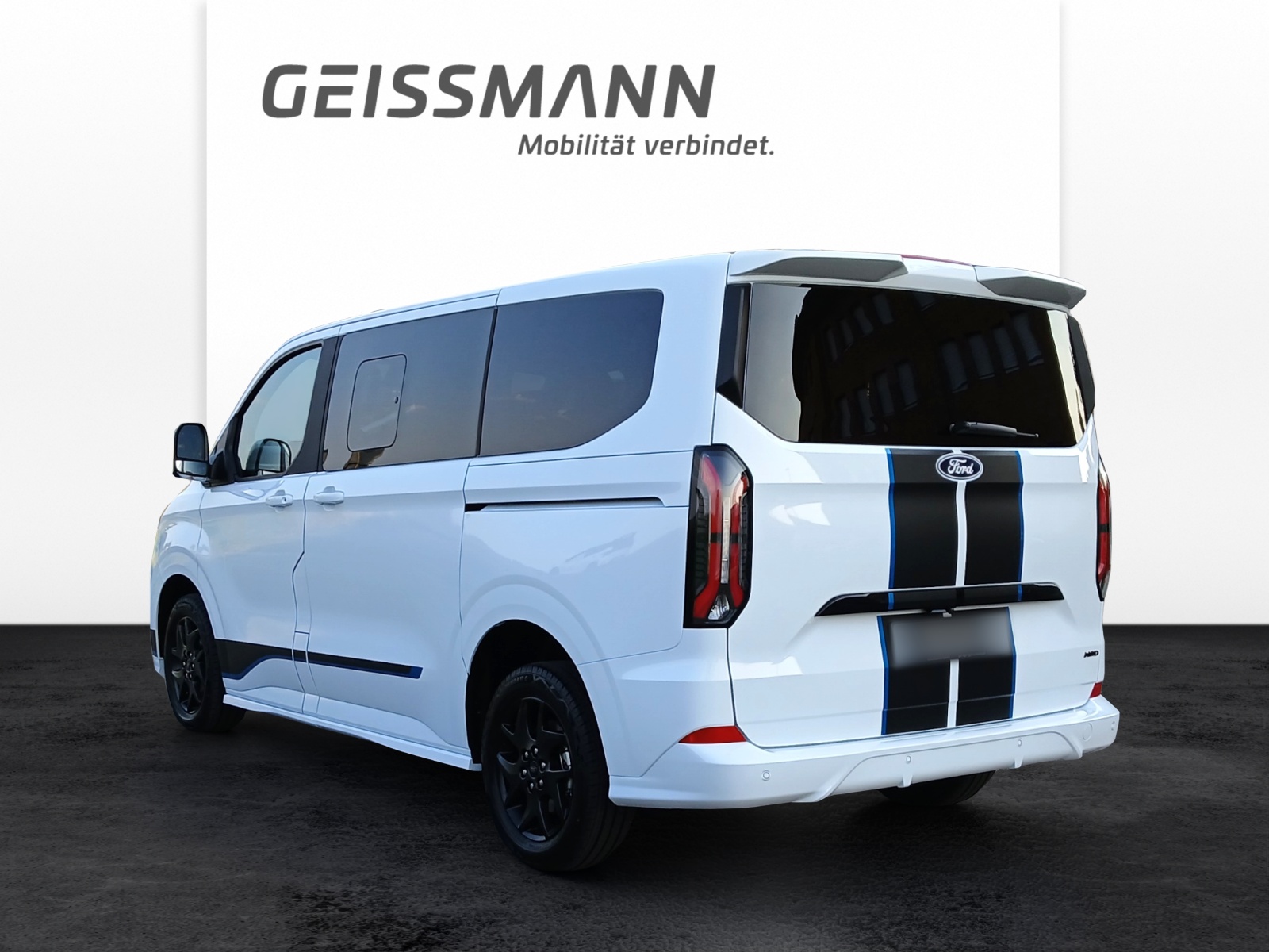 FORD Tourneo Custom Bus 320 L1 2.0 EcoBlue 170 Sport 4x4-image-2