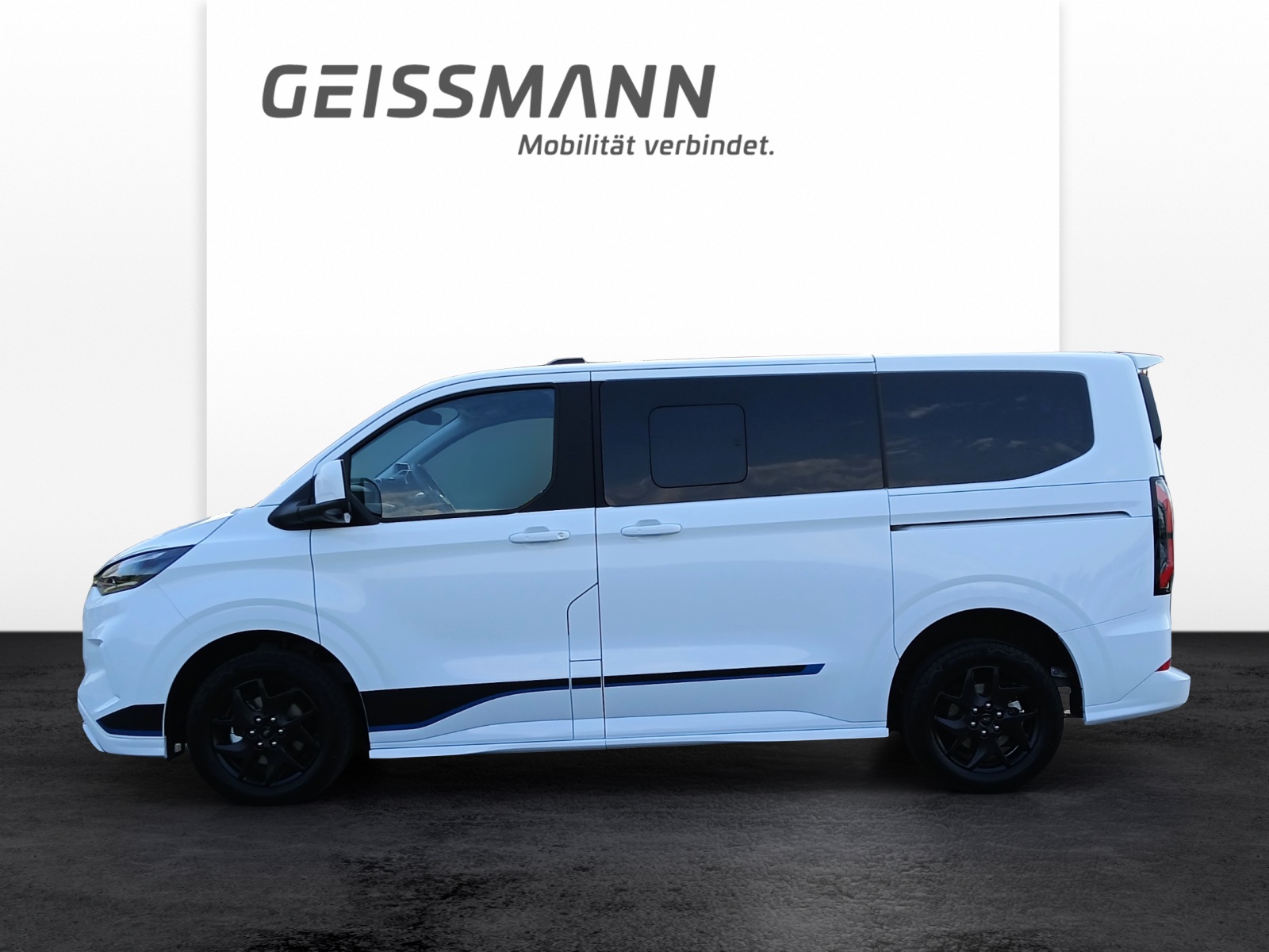 FORD Tourneo Custom Bus 320 L1 2.0 EcoBlue 170 Sport 4x4-image-1