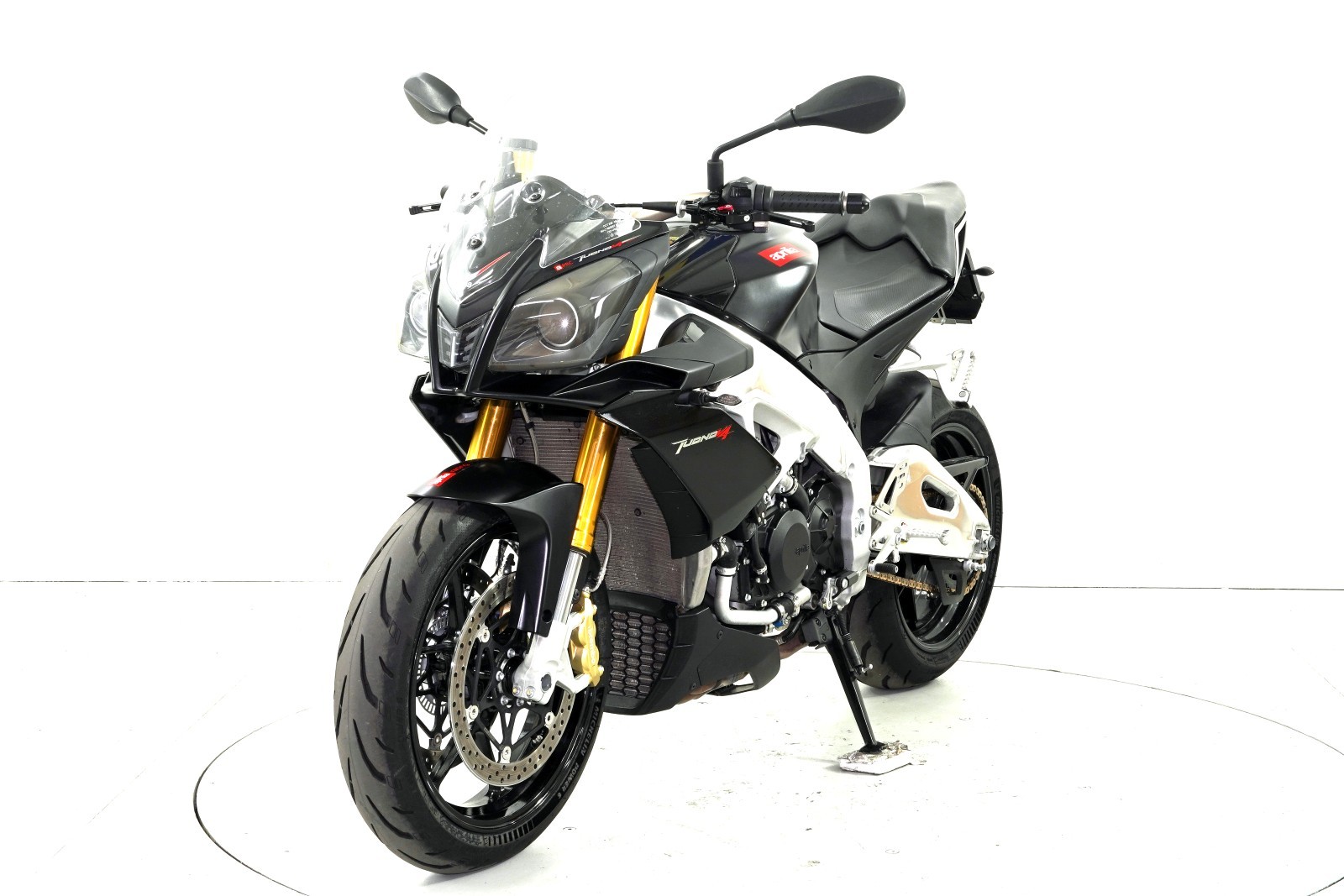 APRILIA Tuono 1000 V4-showroom-element-2