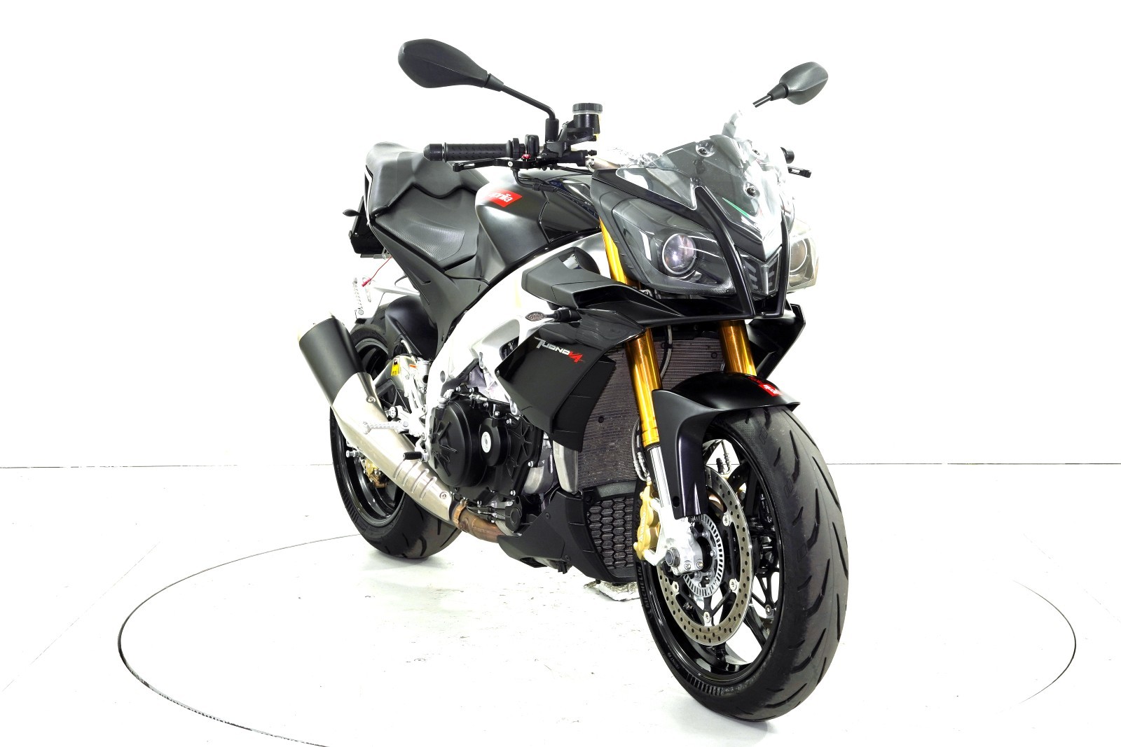 APRILIA Tuono 1000 V4-showroom-element-1