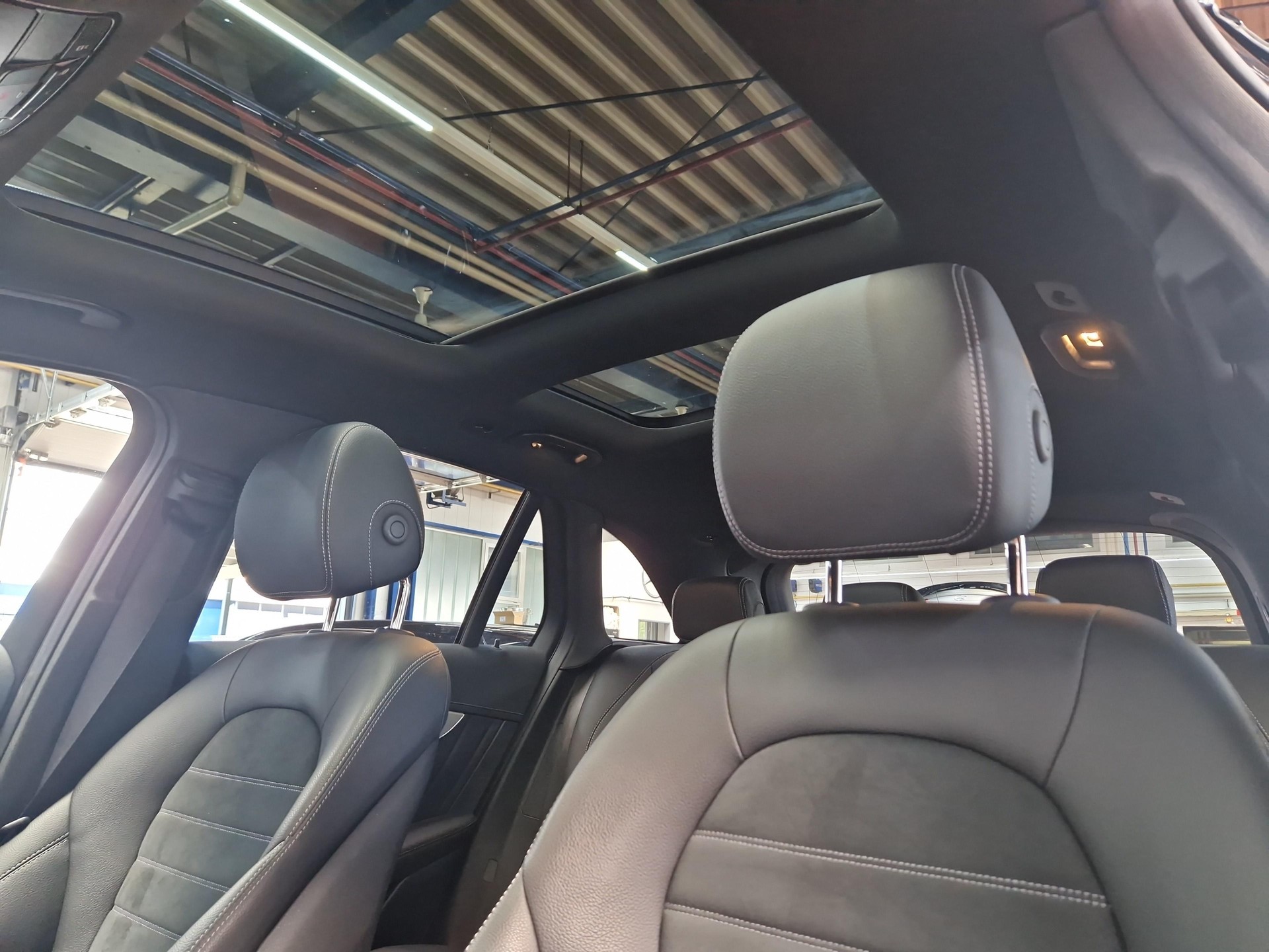 MERCEDES-BENZ GLC 220 d 4MATIC AMG Line-image-8
