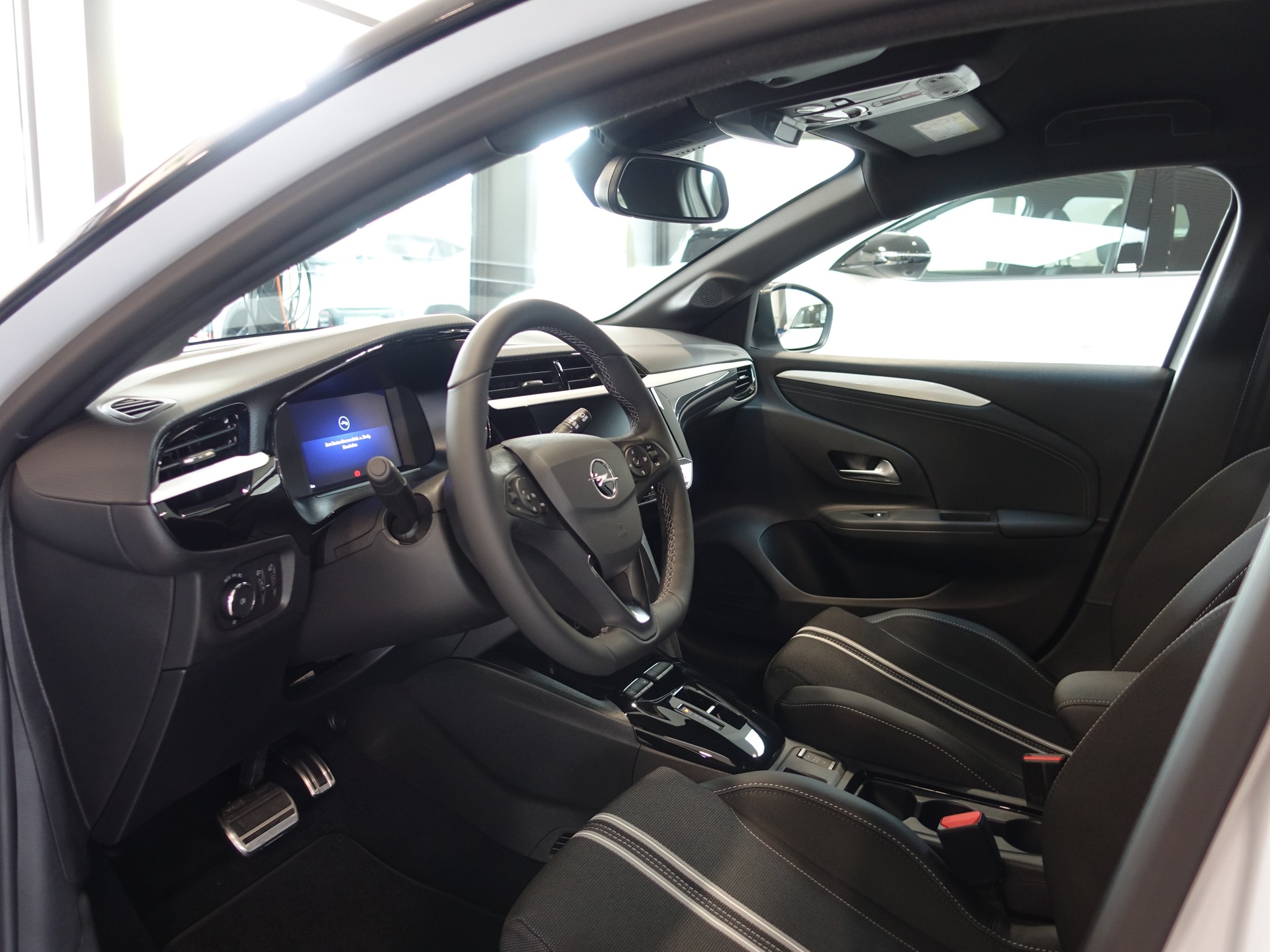 OPEL Corsa 1.2 MHEV Viva-image-9
