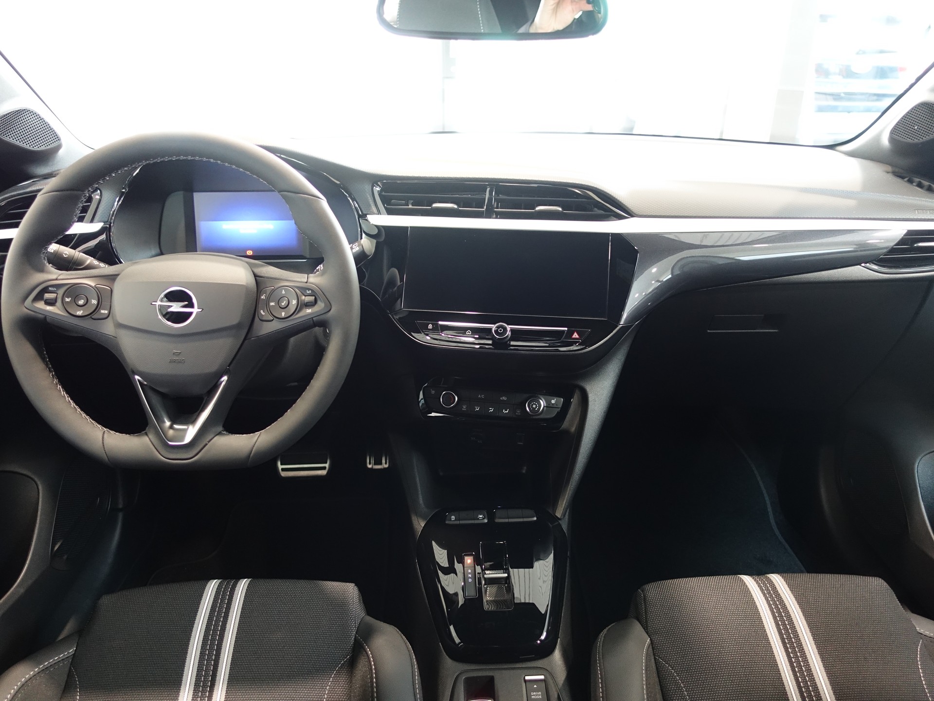 OPEL Corsa 1.2 MHEV Viva-image-11