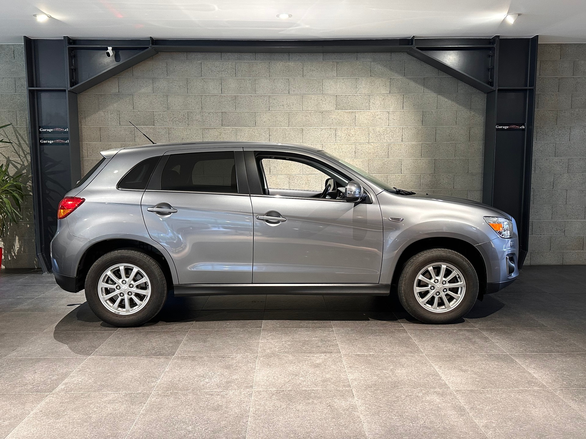 MITSUBISHI ASX 2.2 DID Intense 4WD-image-3