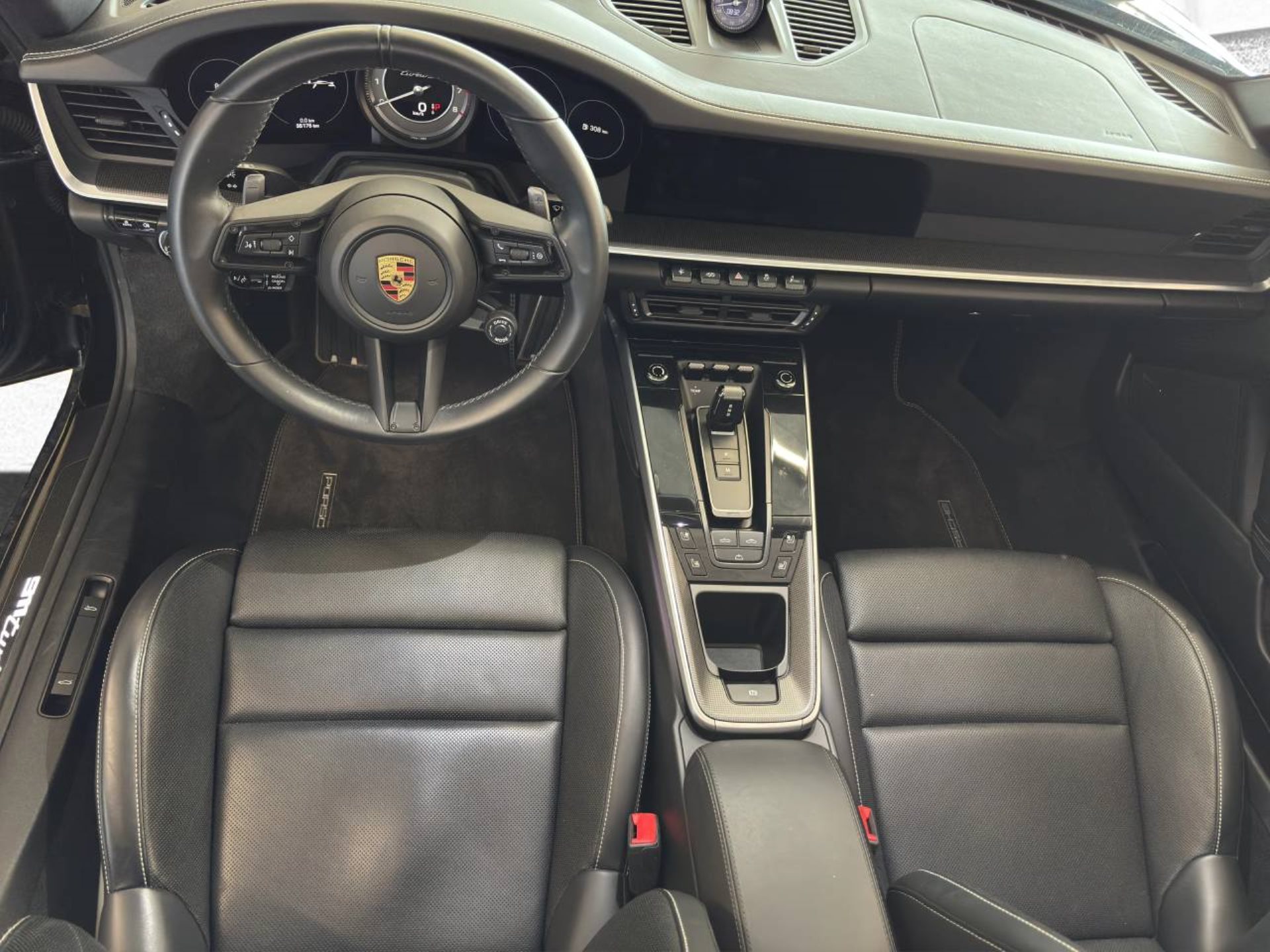 PORSCHE 911 Turbo S Cabriolet-image-15
