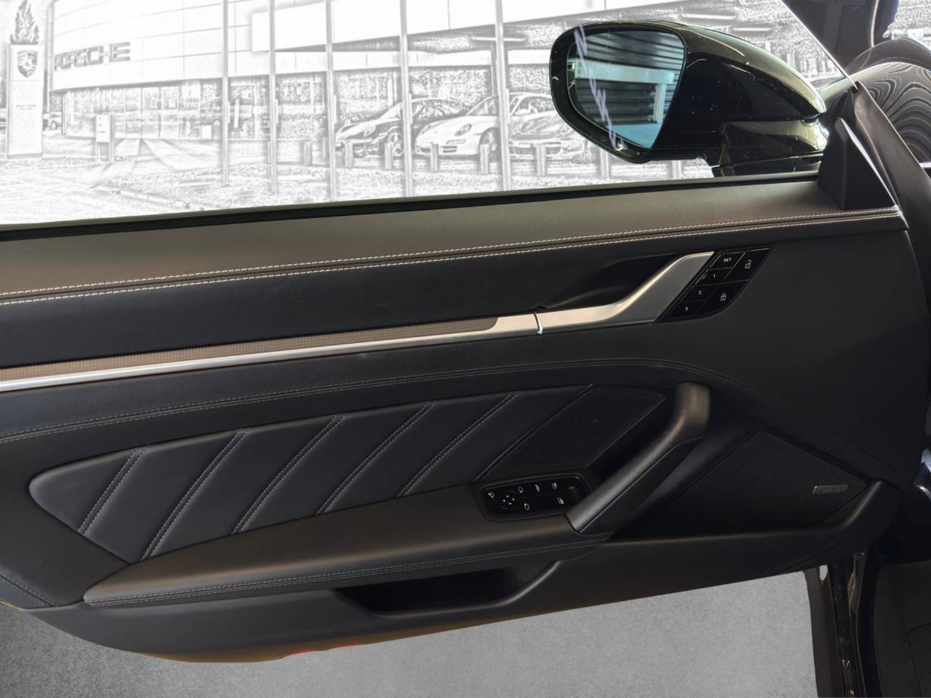PORSCHE 911 Turbo S Cabriolet-image-12