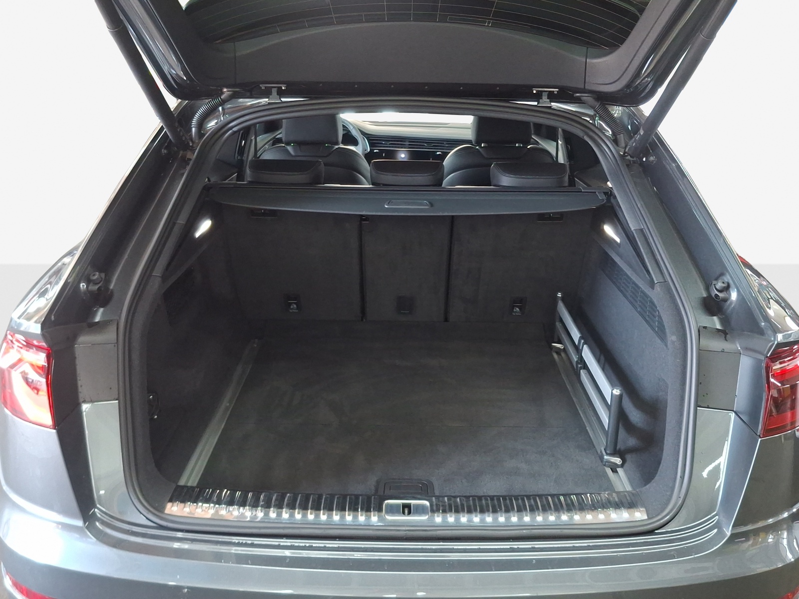 AUDI Q8 SUV TDI quattro 210 kW tiptronic-image-12
