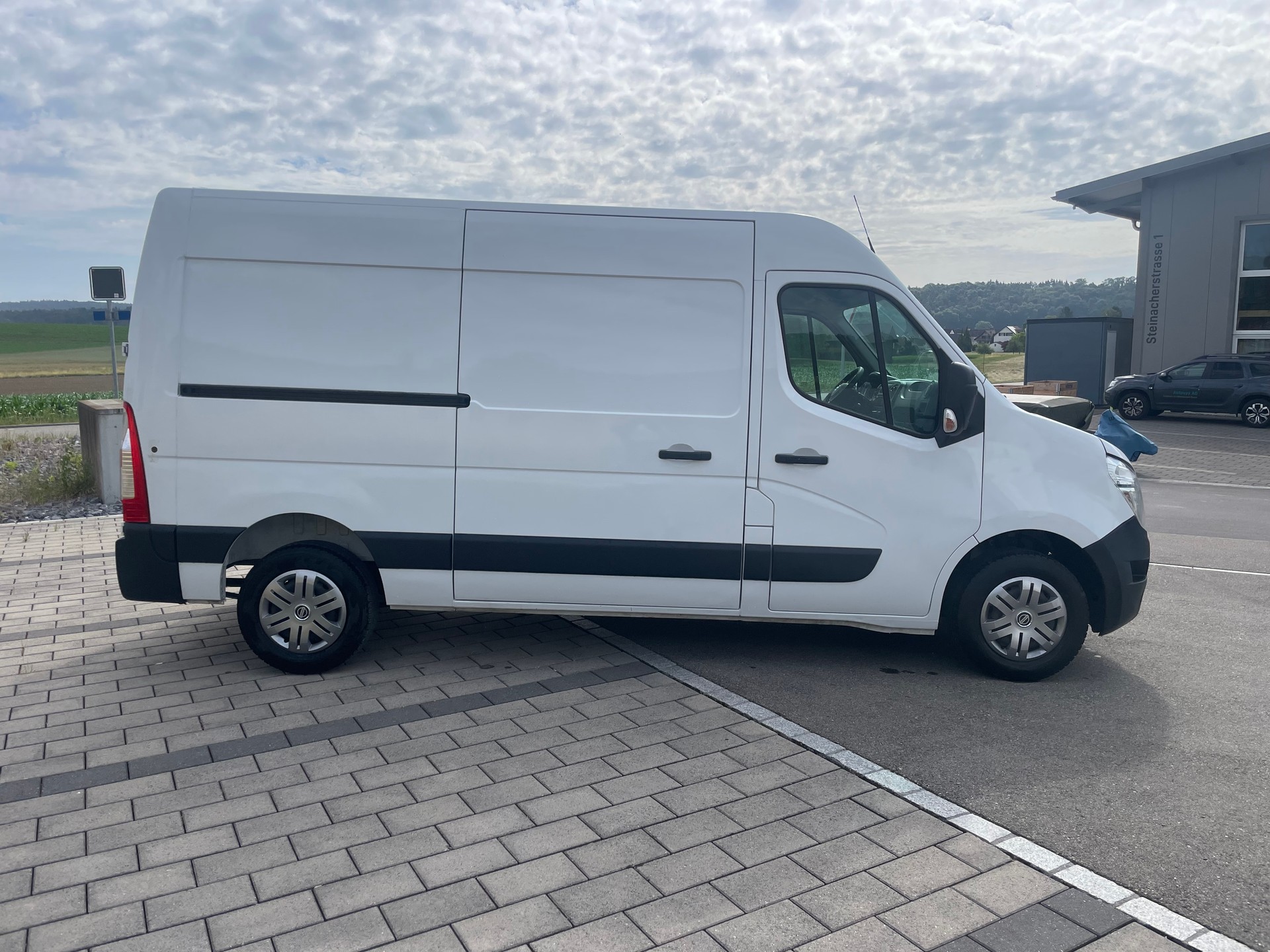 NISSAN NV400 F35.13 L2H2 Frisch MFK-image-3