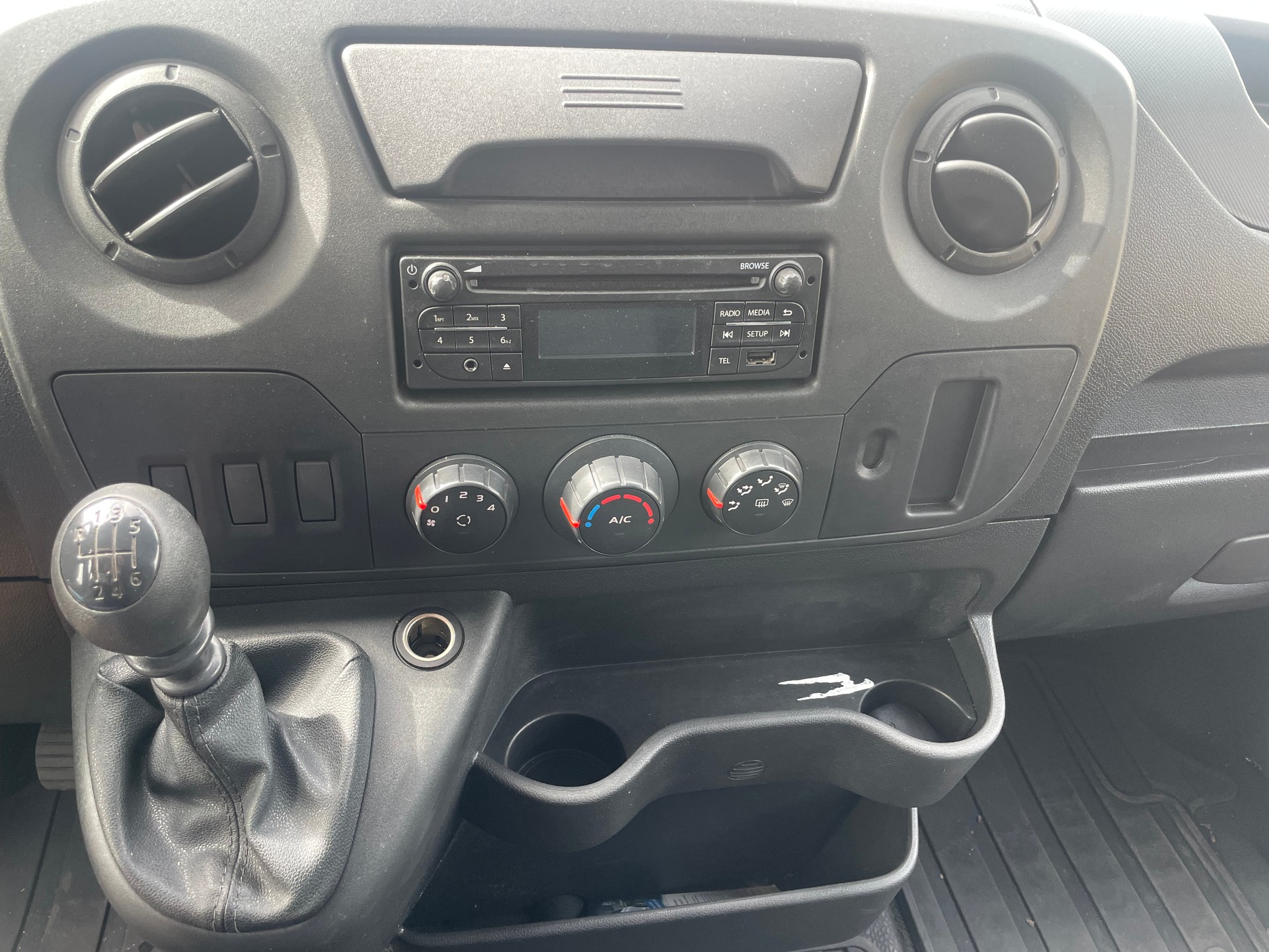NISSAN NV400 F35.13 L2H2 Frisch MFK-image-12