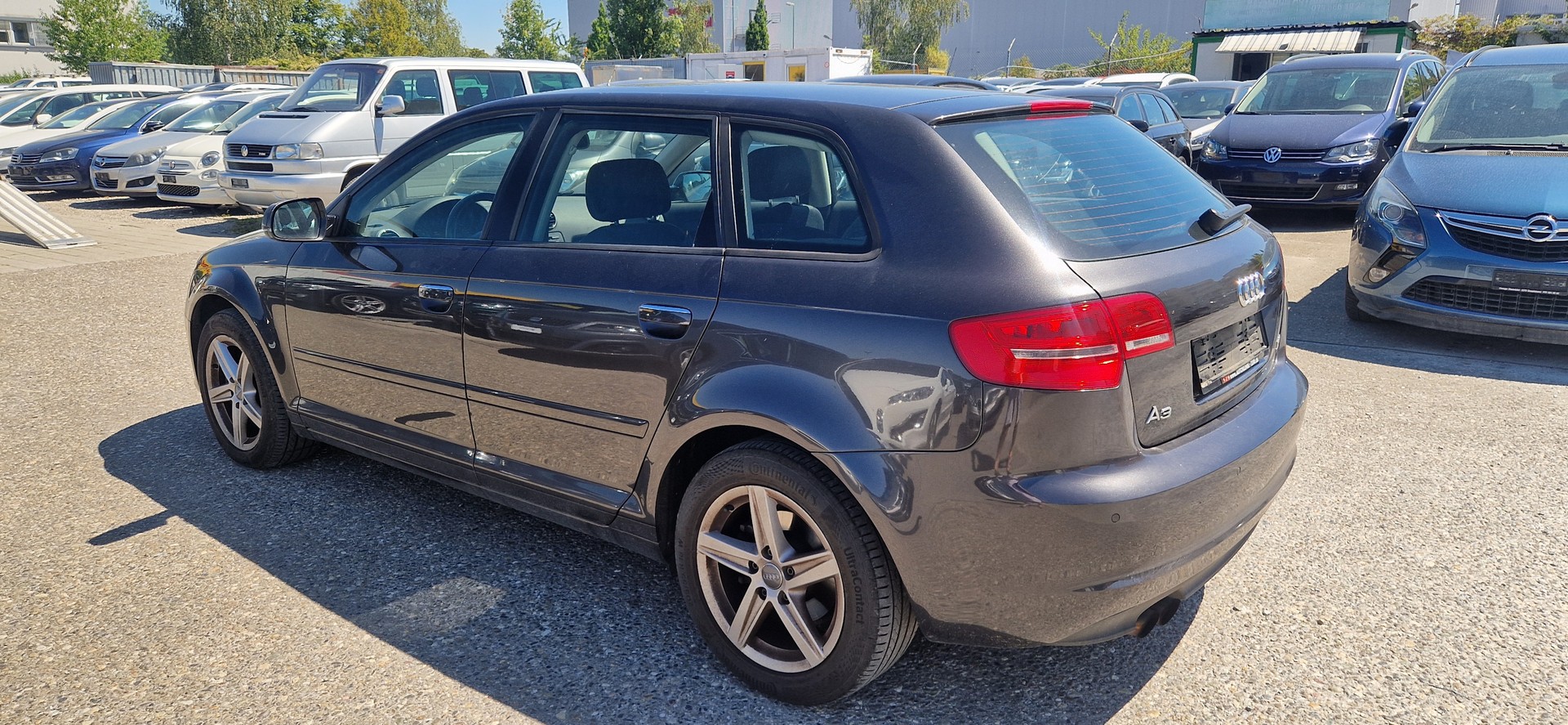 AUDI A3 Sportback 2.0 TFSI Ambiente quattro S-tronic-image-5