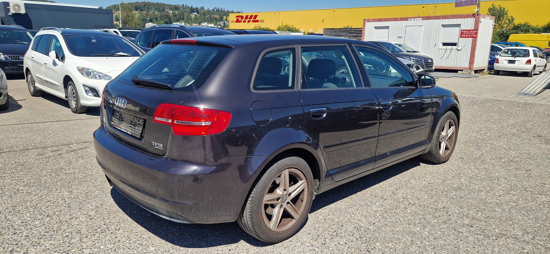AUDI A3 Sportback 2.0 TFSI Ambiente quattro S-tronic-image-4