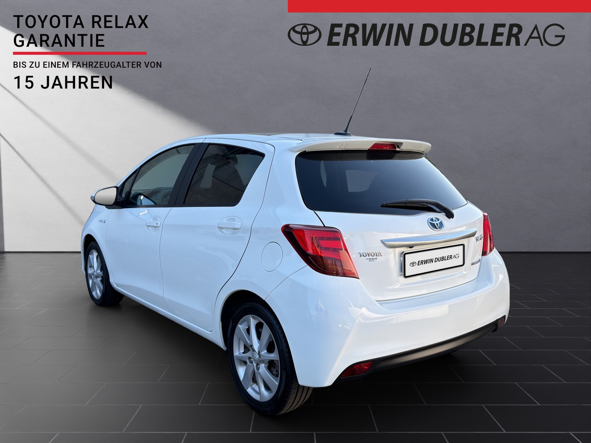 TOYOTA Yaris 1.5 VVT-i HSD Sol Premium-image-2